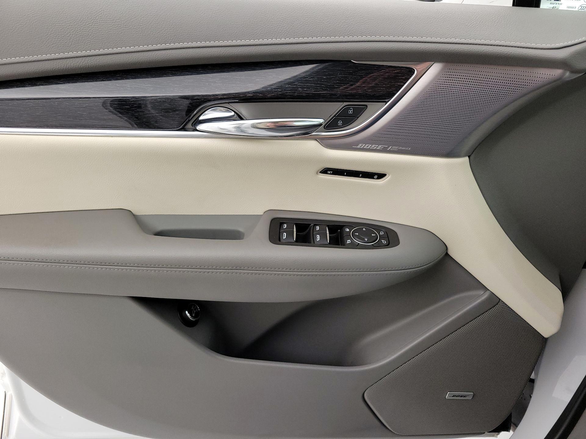 Thumbnail: 2020 Cadillac XT6 - 12