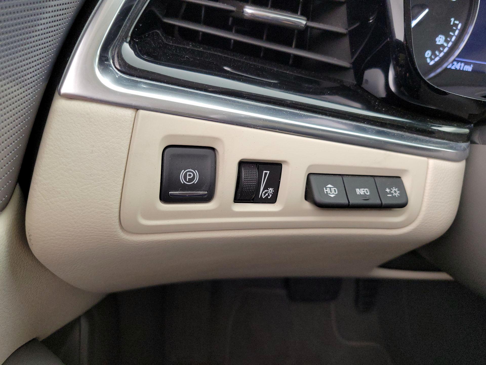 Thumbnail: 2020 Cadillac XT6 - 13