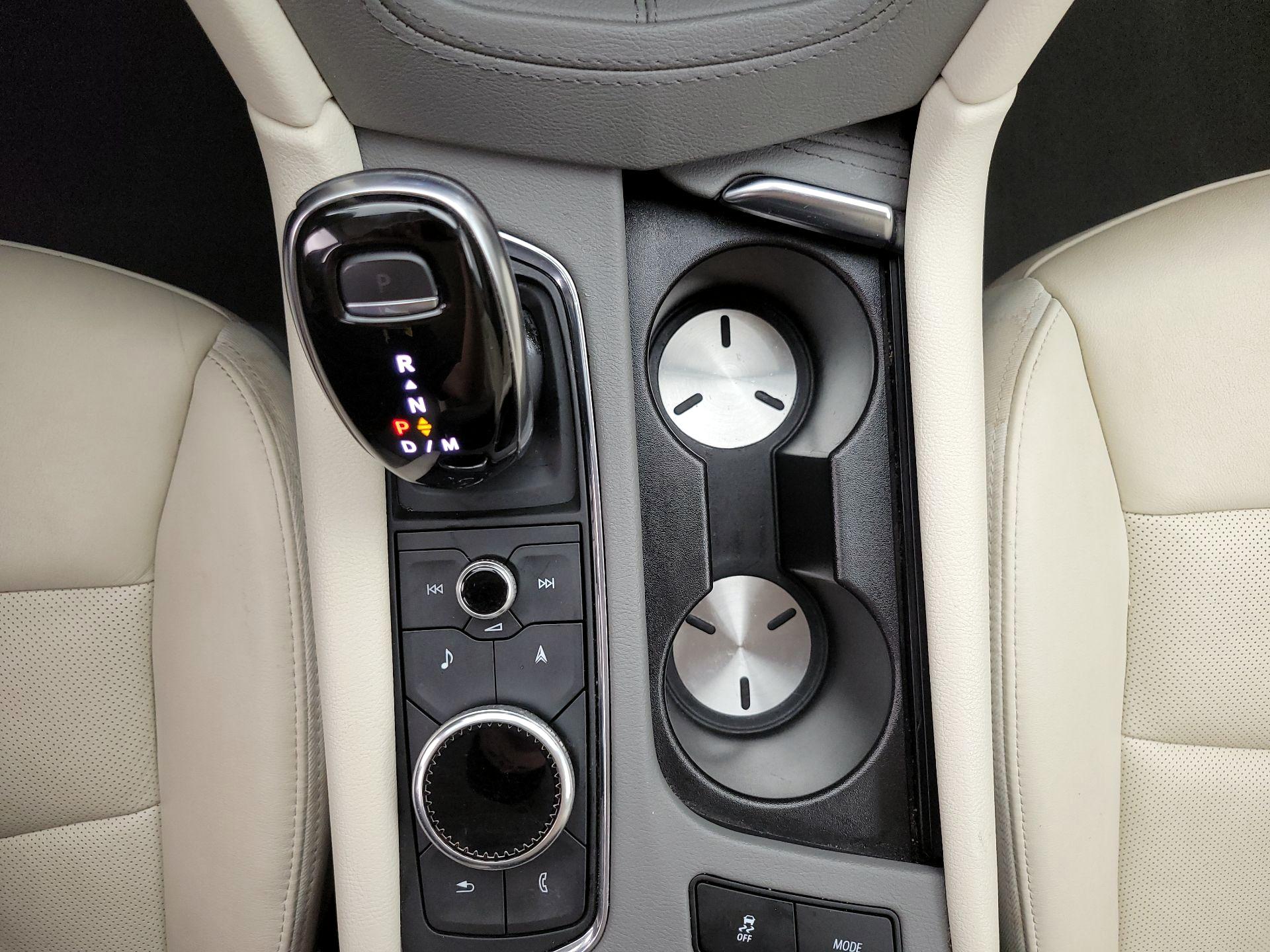 Thumbnail: 2020 Cadillac XT6 - 17