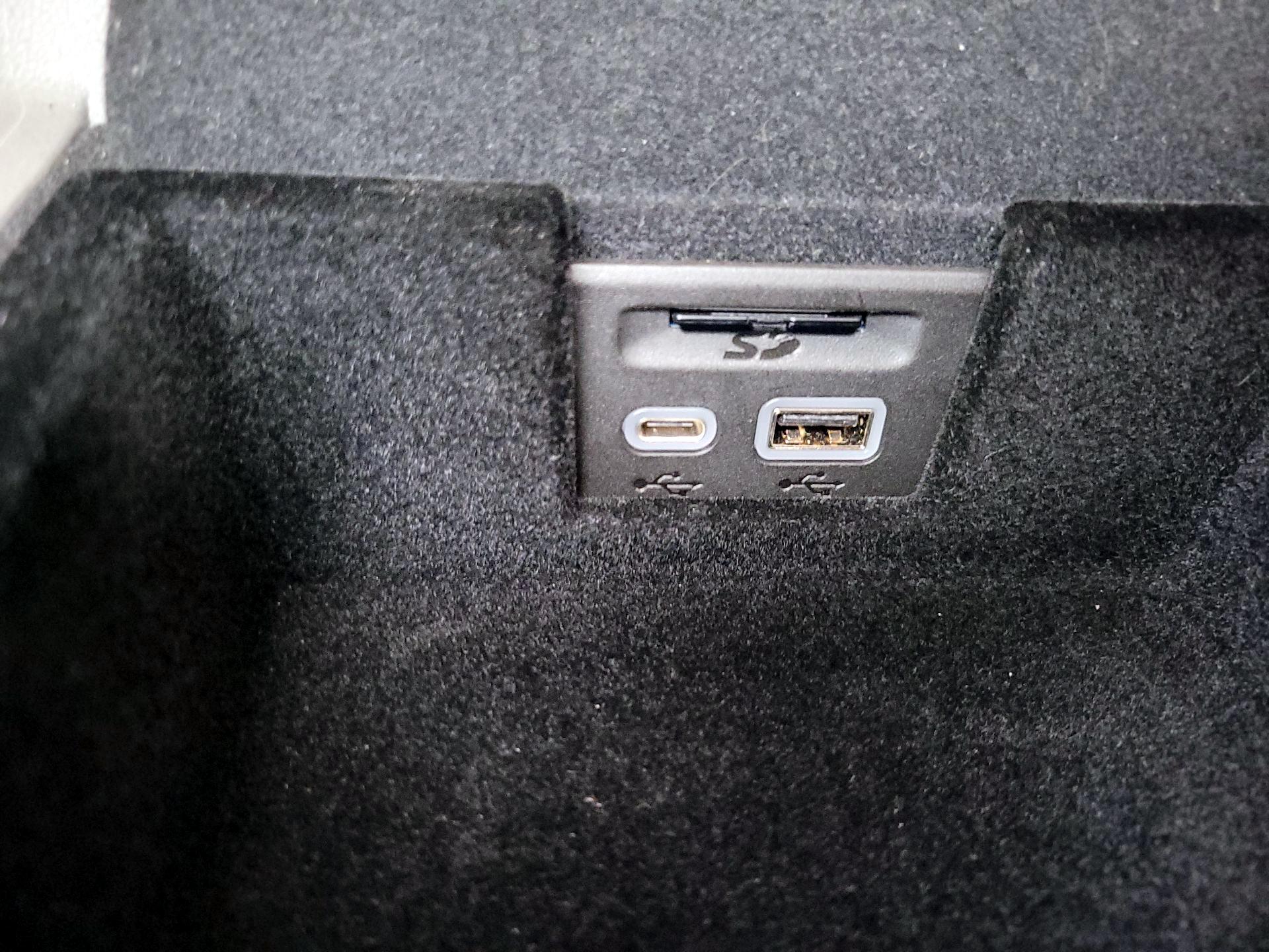 Thumbnail: 2020 Cadillac XT6 - 18