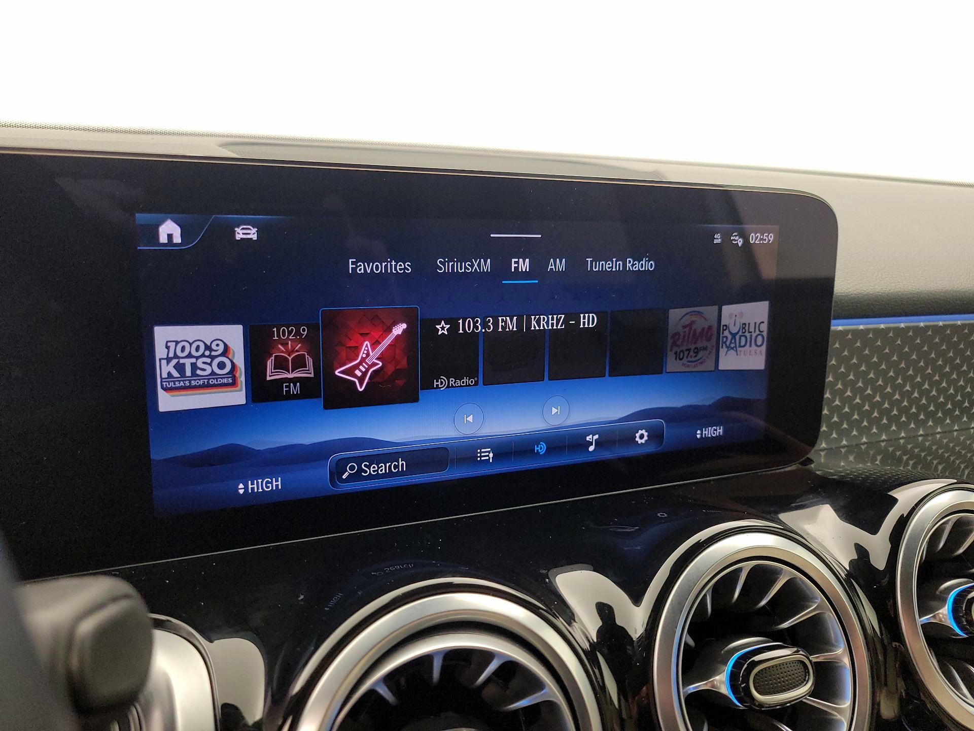 Thumbnail: 2024 Mercedes-Benz GLB - 16