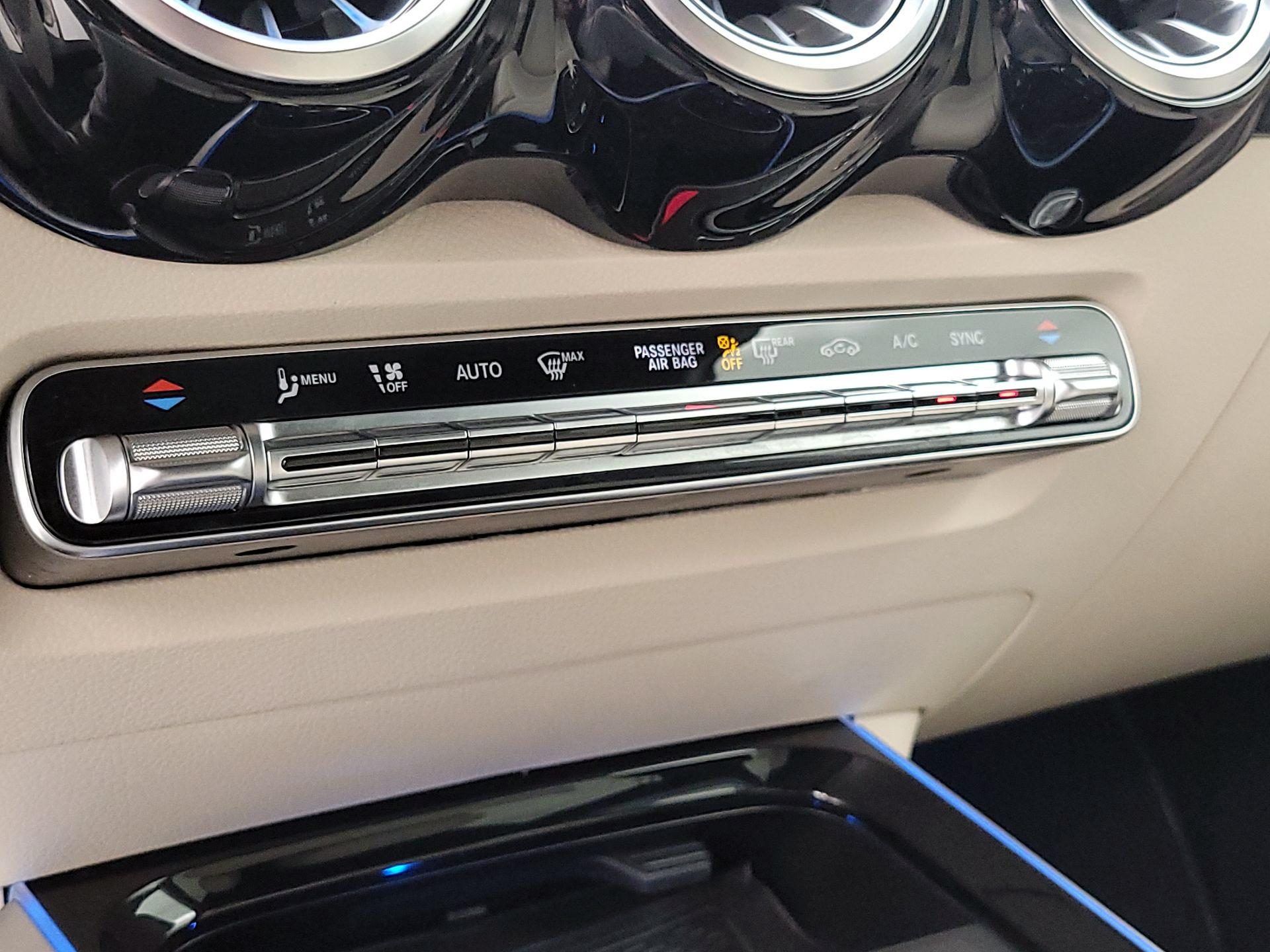 Thumbnail: 2024 Mercedes-Benz GLB - 17