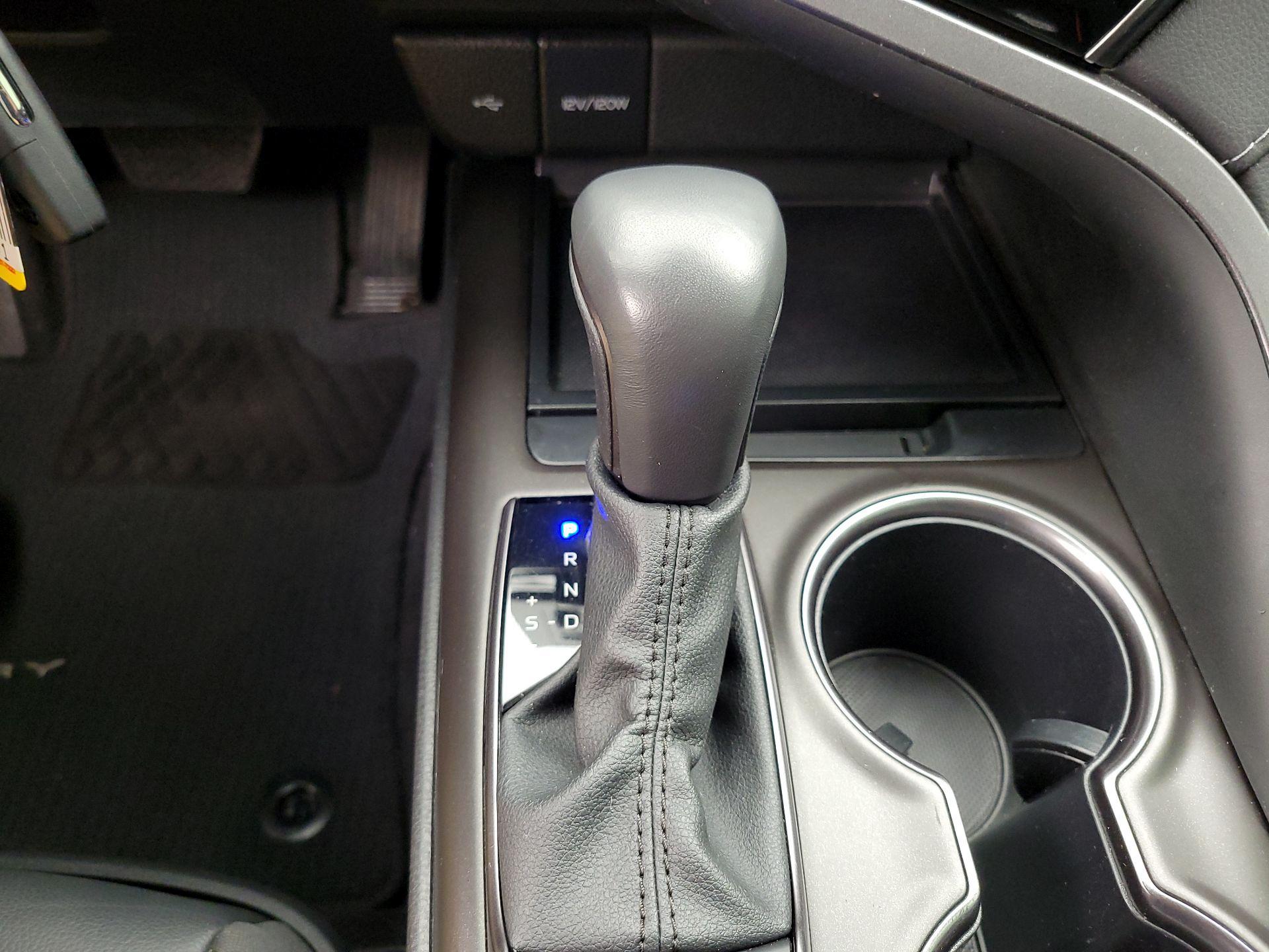 Thumbnail: 2024 Toyota Camry - 17