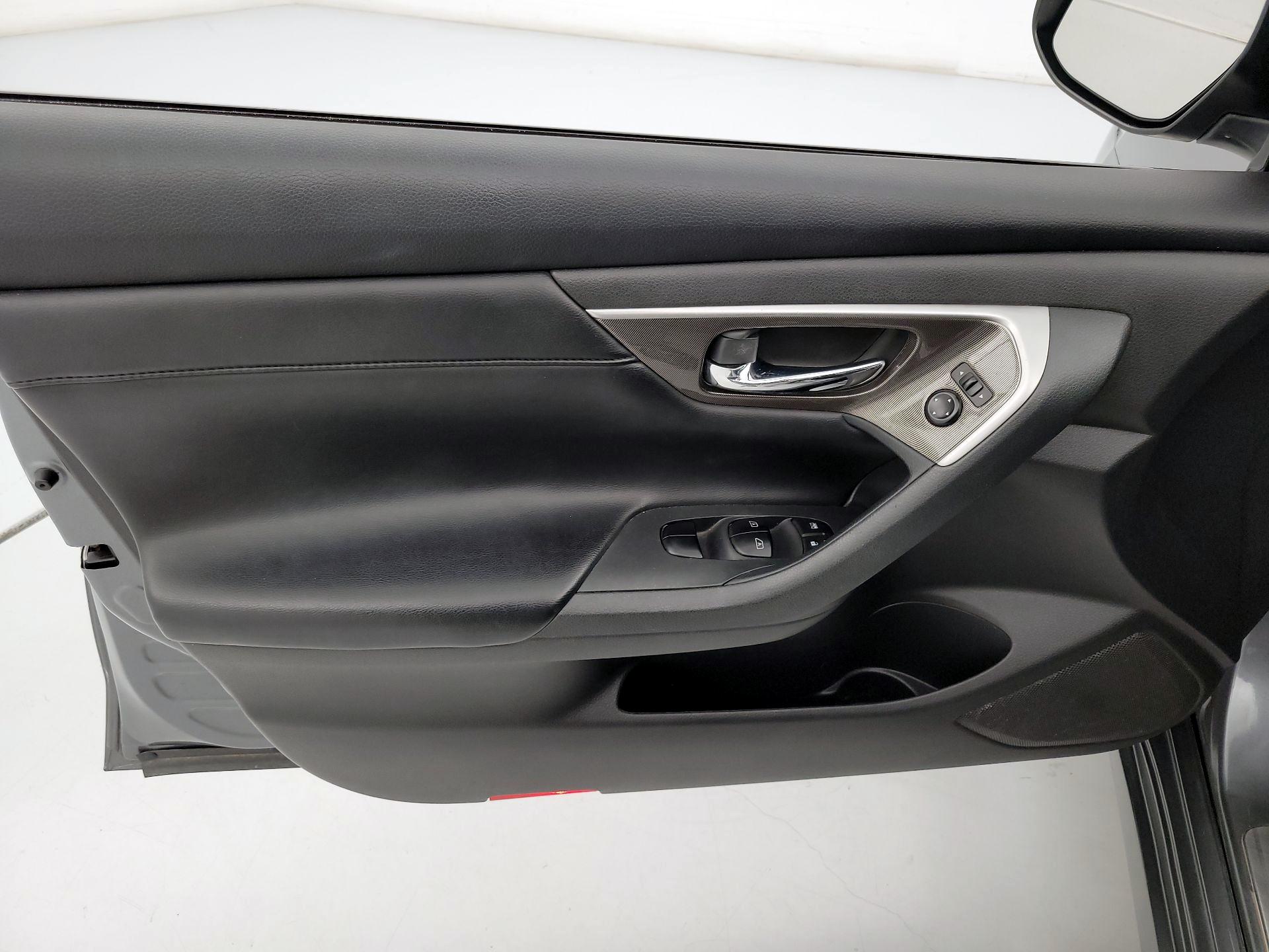 Thumbnail: 2014 Nissan Altima - 12