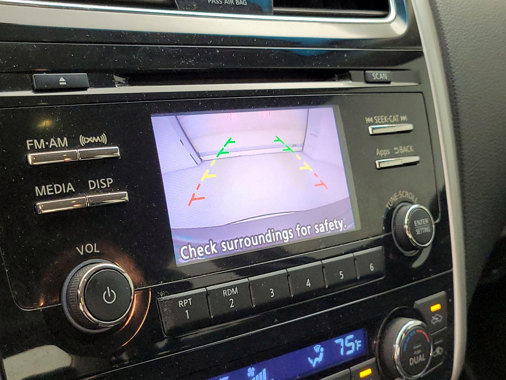 Thumbnail: 2014 Nissan Altima - 14