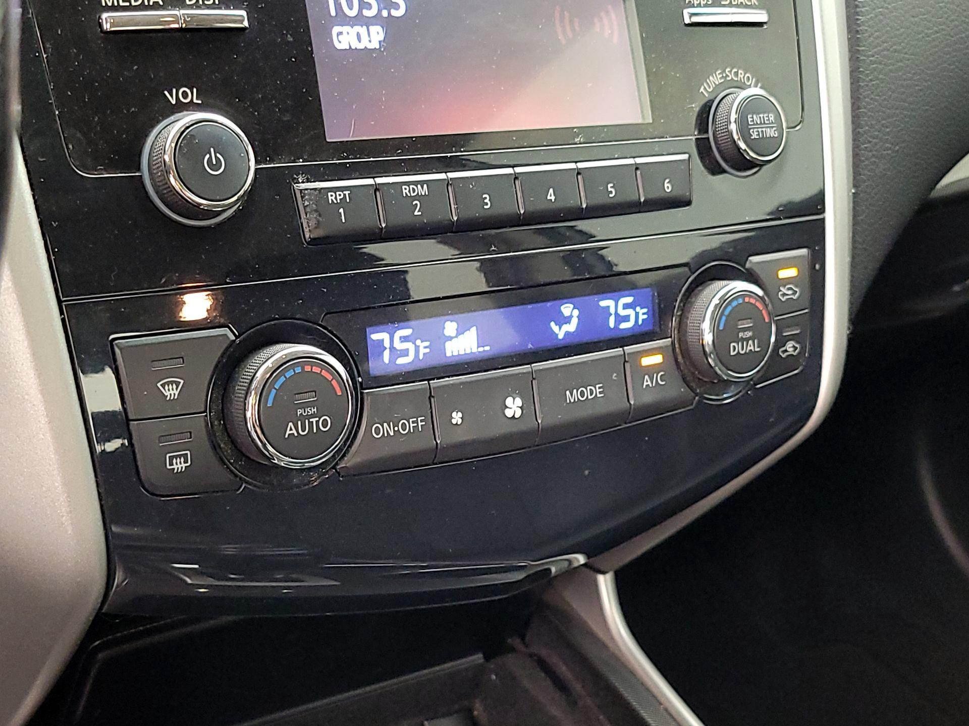 Thumbnail: 2014 Nissan Altima - 16