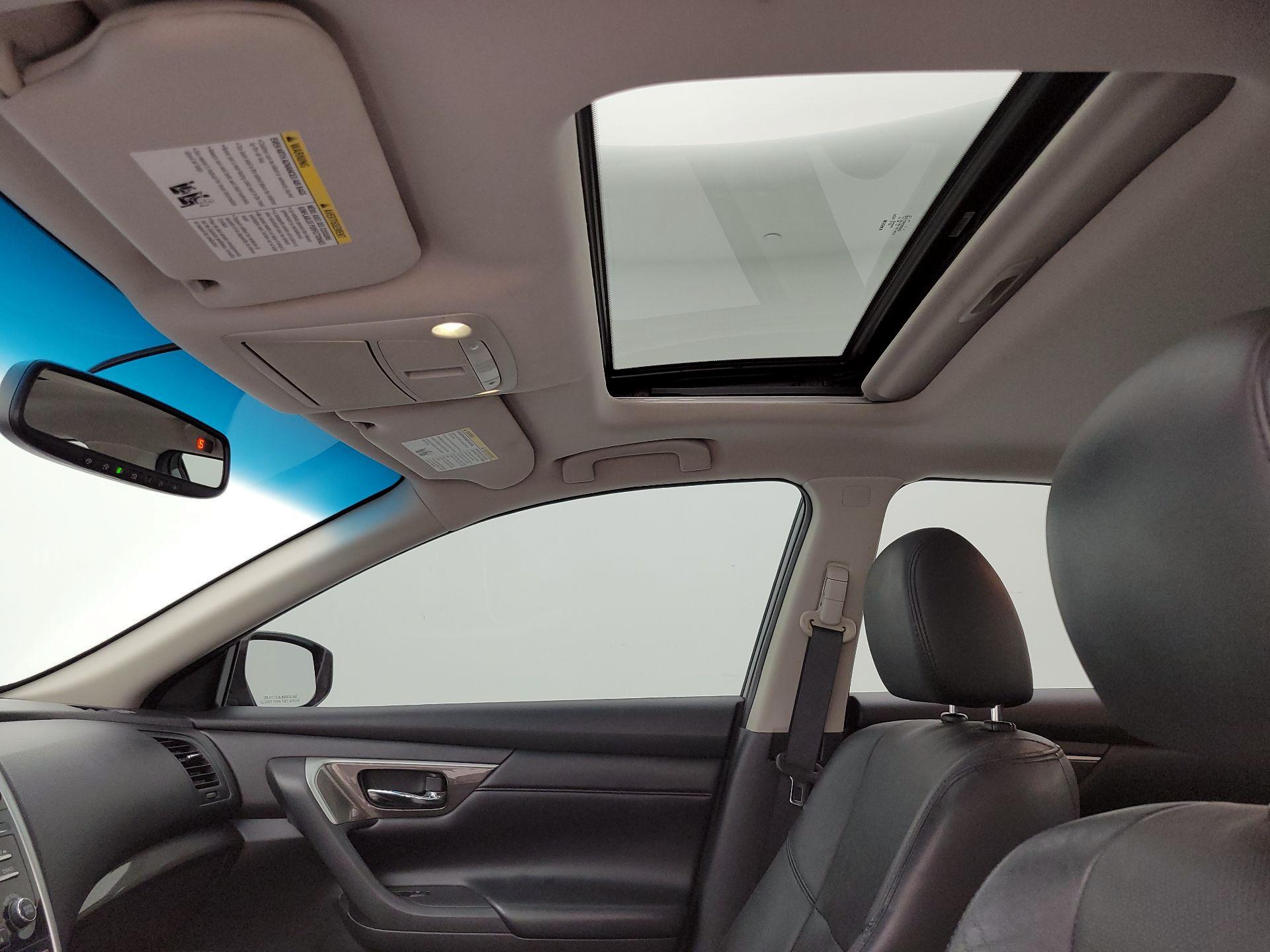 Thumbnail: 2014 Nissan Altima - 19