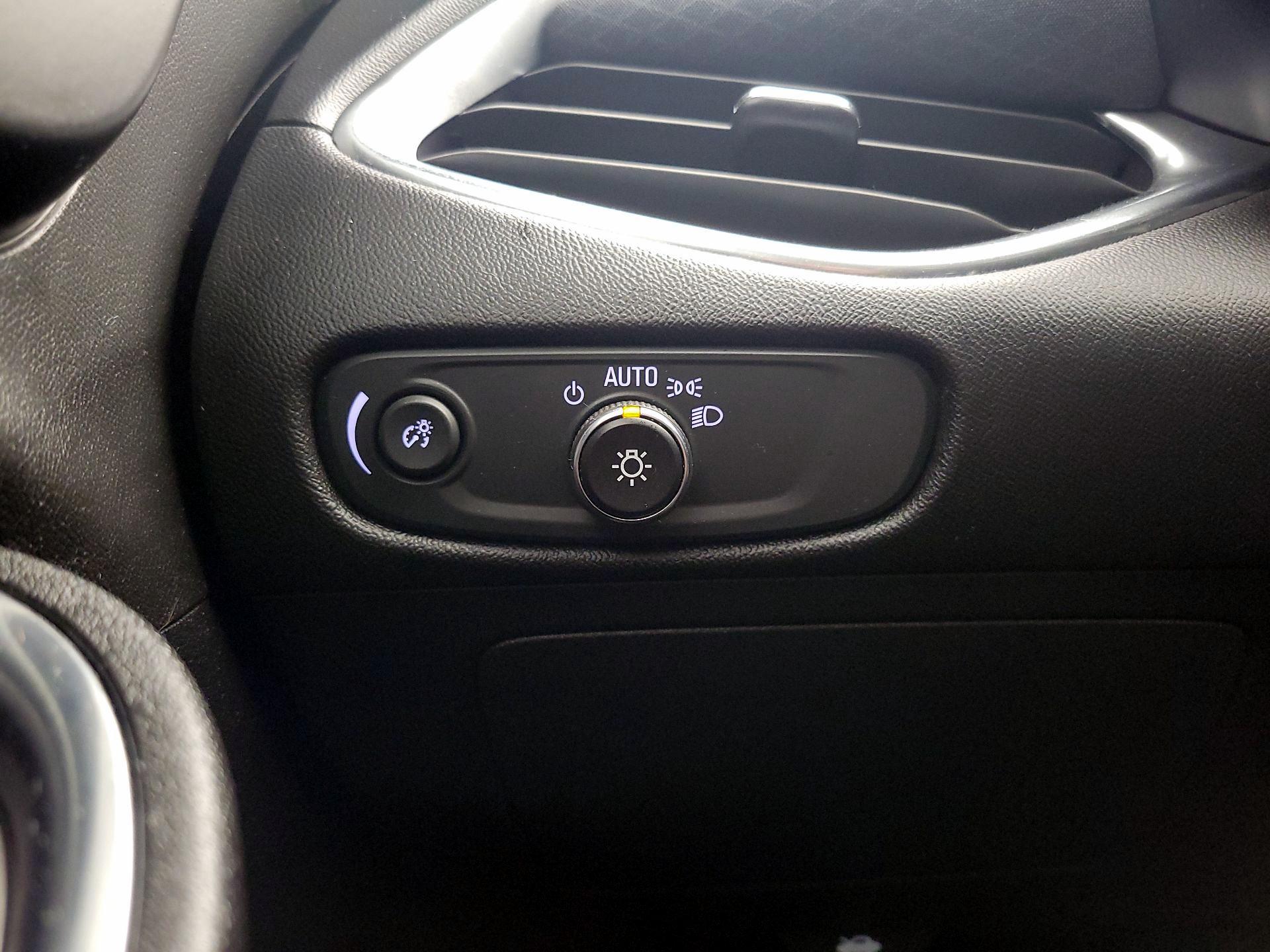 Thumbnail: 2020 Chevrolet Malibu - 13