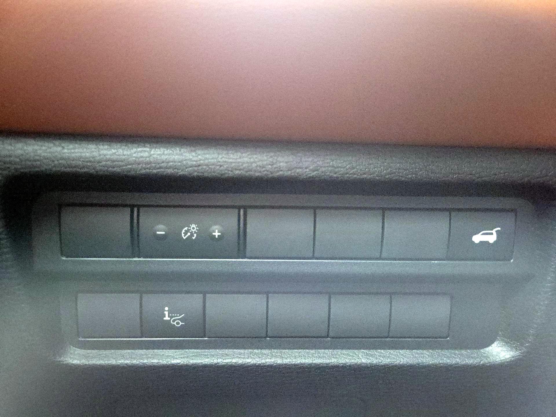 Thumbnail: 2023 Mitsubishi Outlander - 13