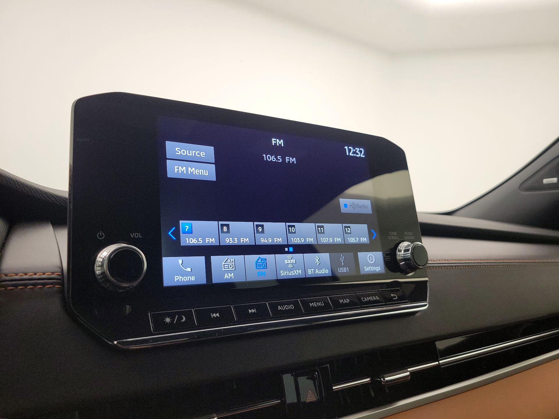 Thumbnail: 2023 Mitsubishi Outlander - 16