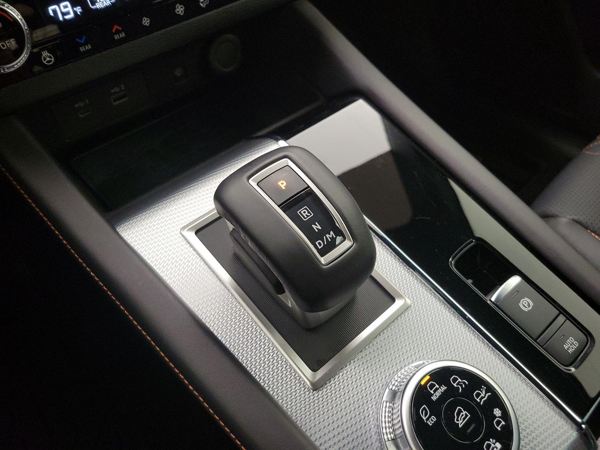 Thumbnail: 2023 Mitsubishi Outlander - 18