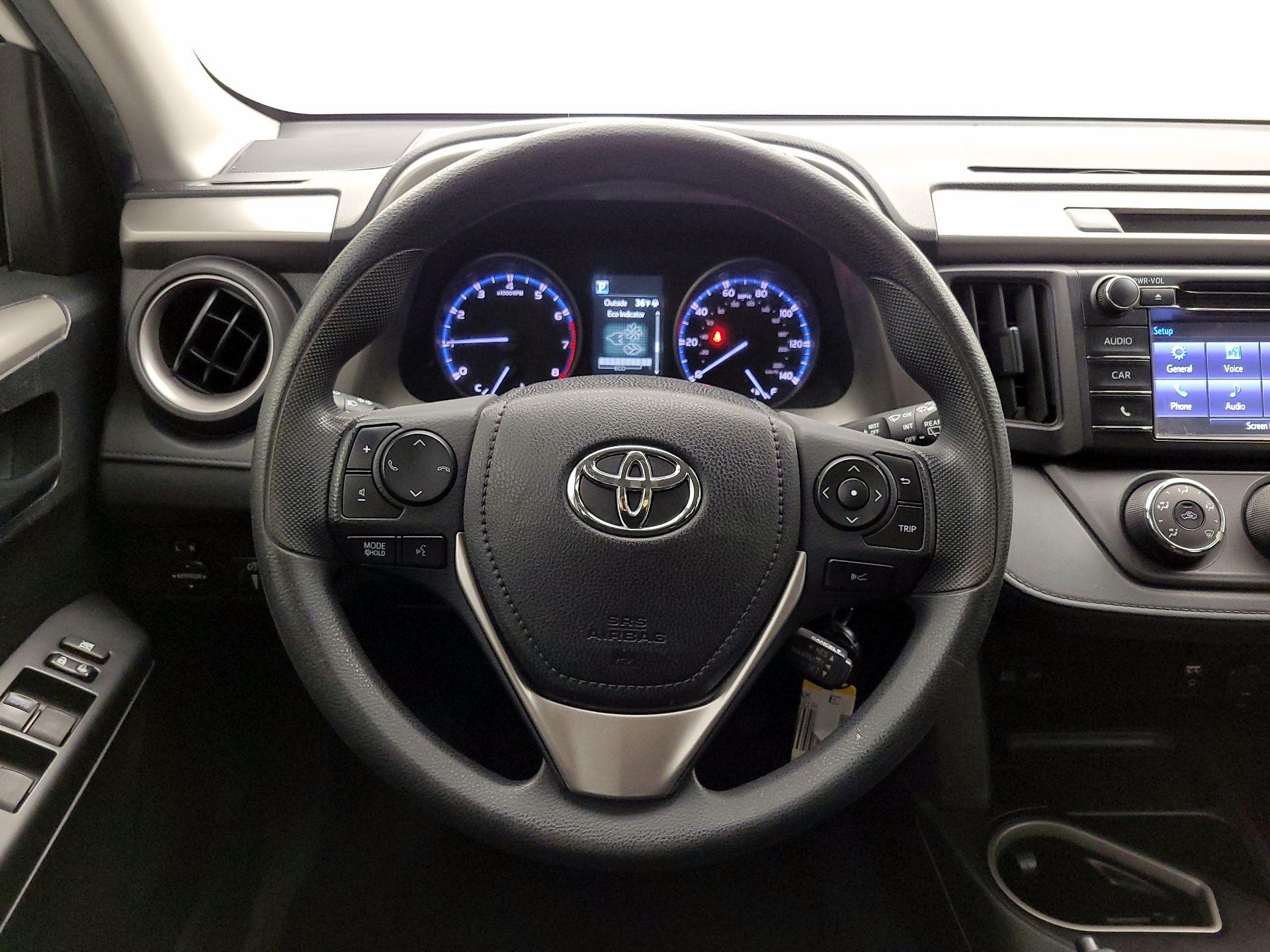 Thumbnail: 2018 Toyota RAV4 - 10