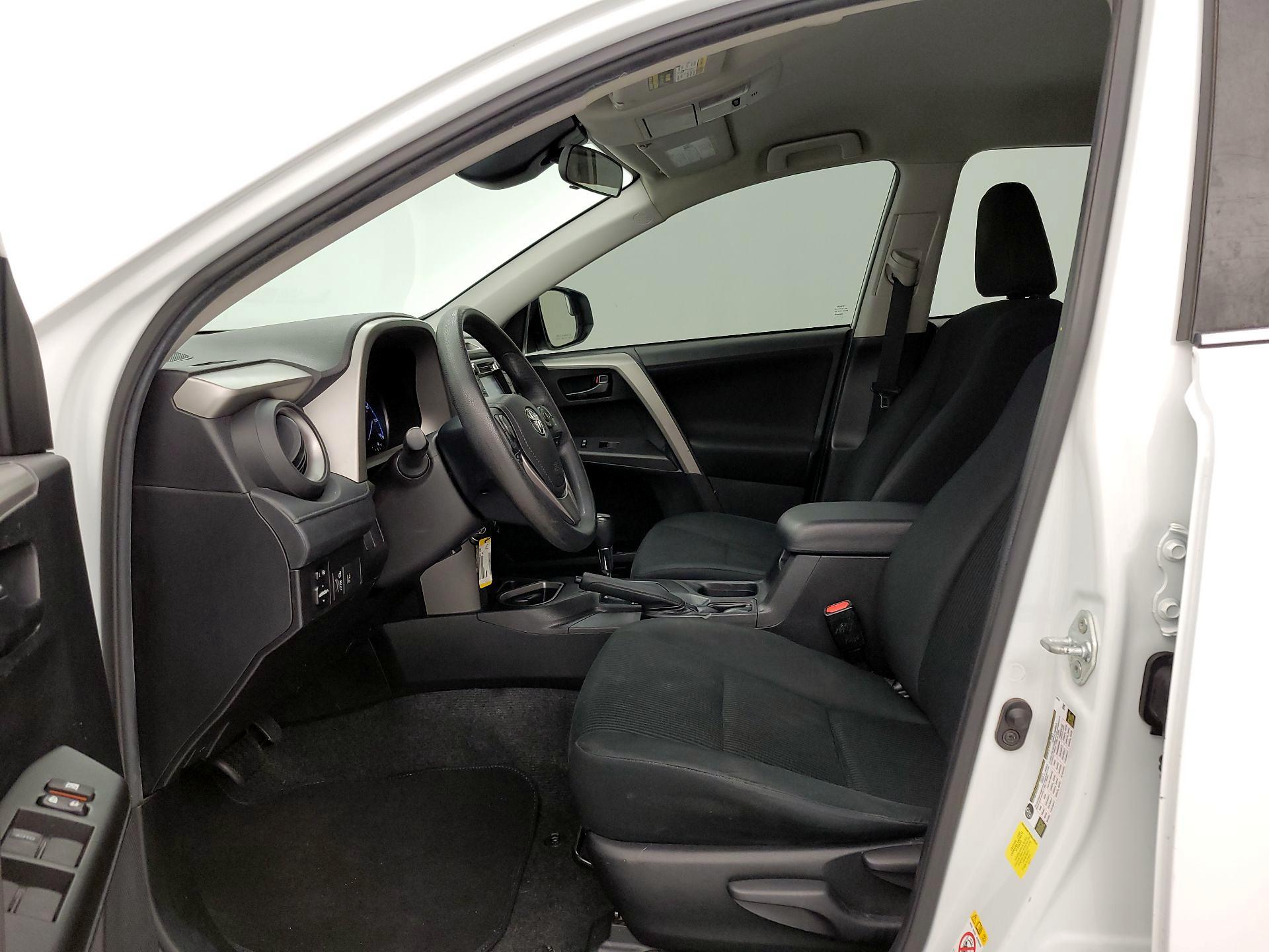 Thumbnail: 2018 Toyota RAV4 - 11