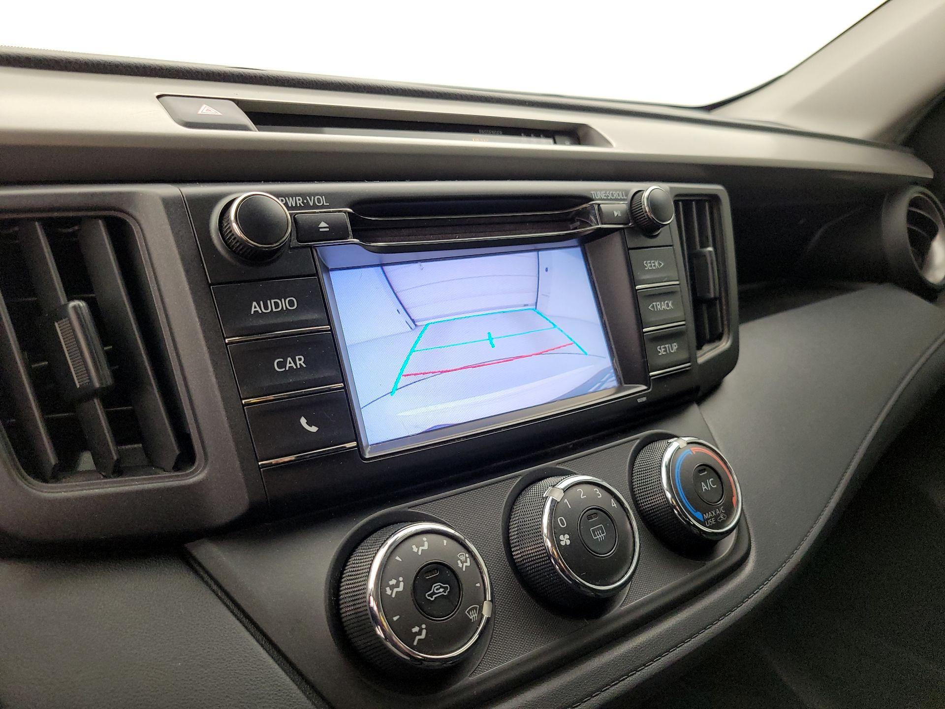 Thumbnail: 2018 Toyota RAV4 - 14