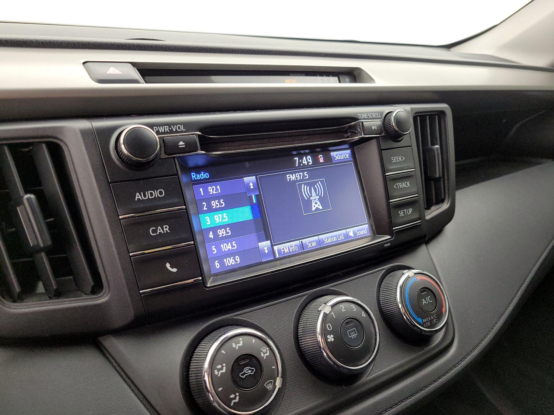 Thumbnail: 2018 Toyota RAV4 - 15