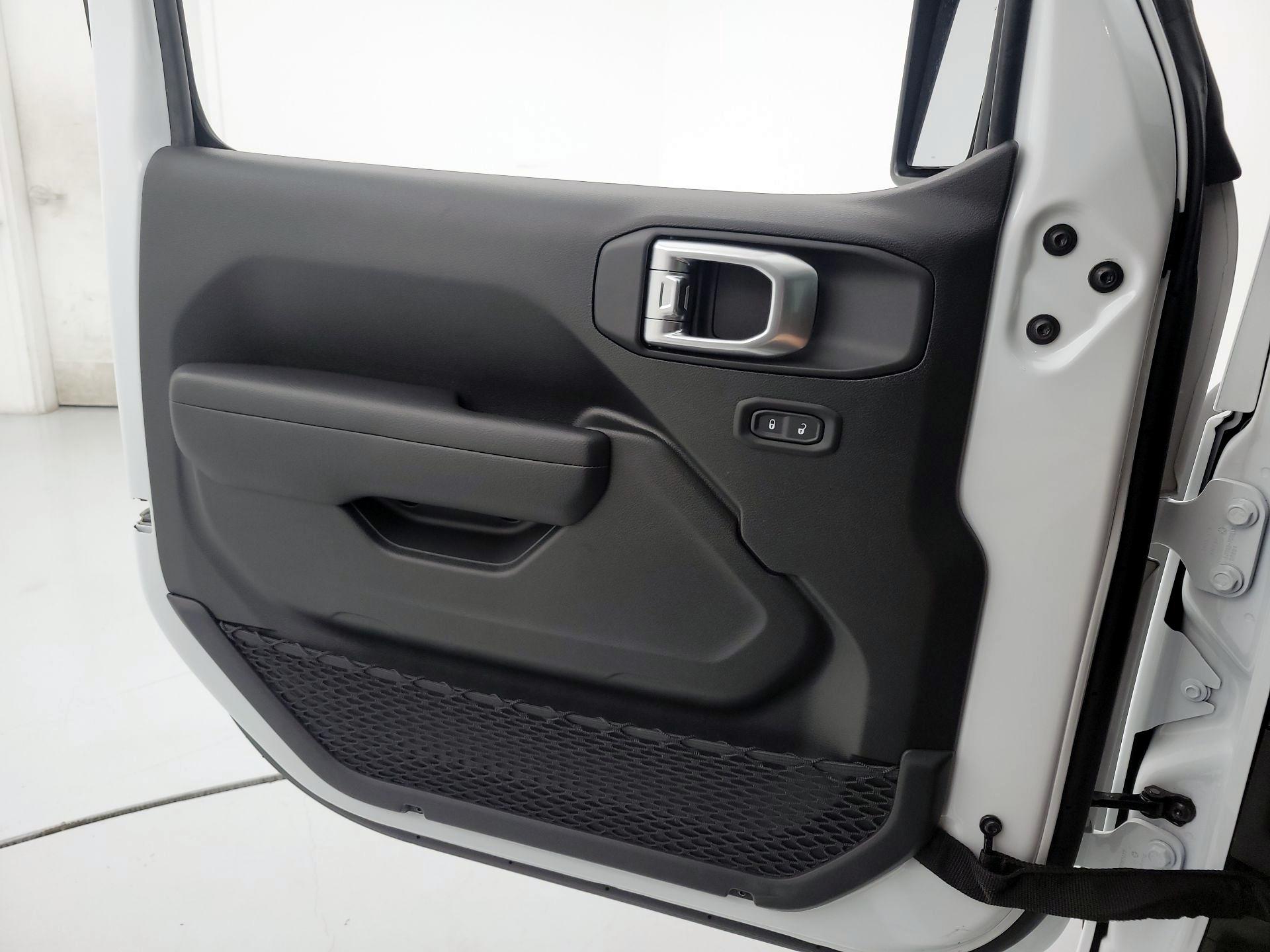 Thumbnail: 2025 Jeep Wrangler - 12