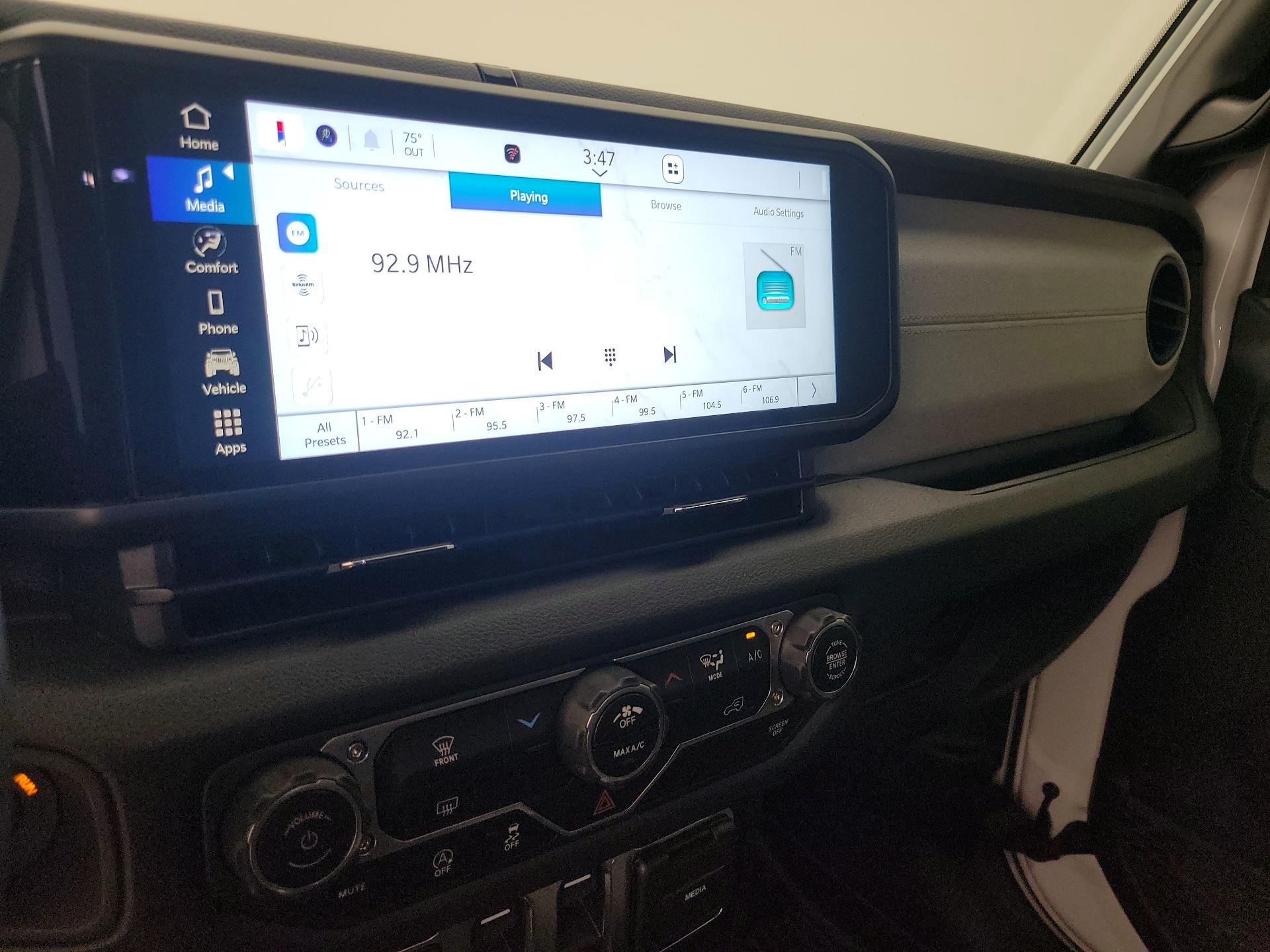 Thumbnail: 2025 Jeep Wrangler - 15