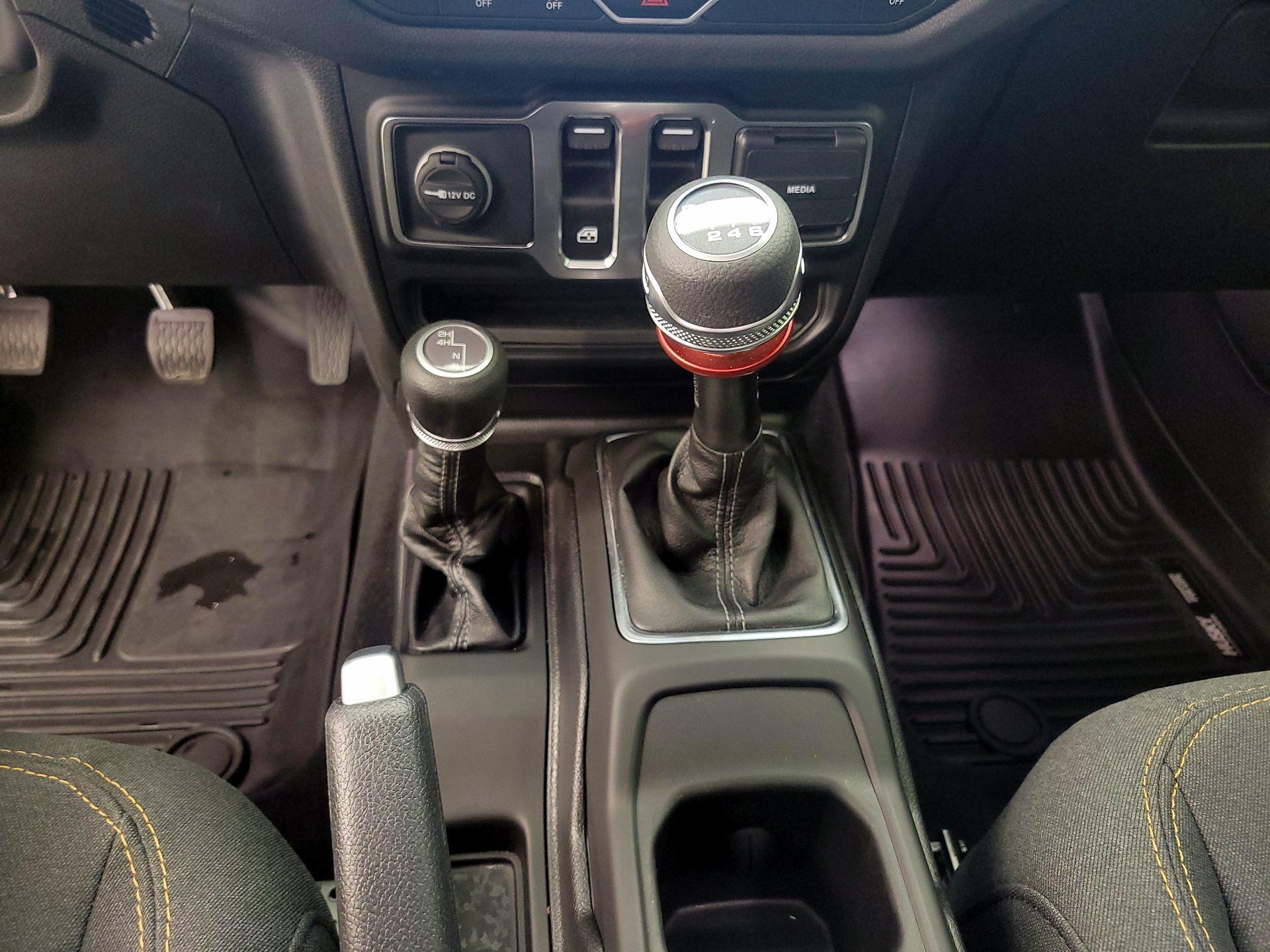 Thumbnail: 2025 Jeep Wrangler - 17