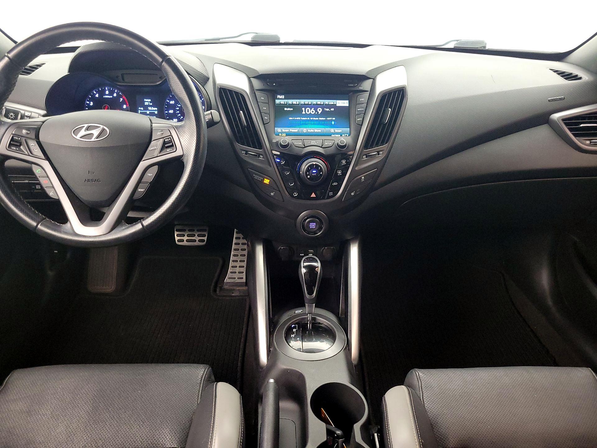 Thumbnail: 2016 Hyundai Veloster - 9