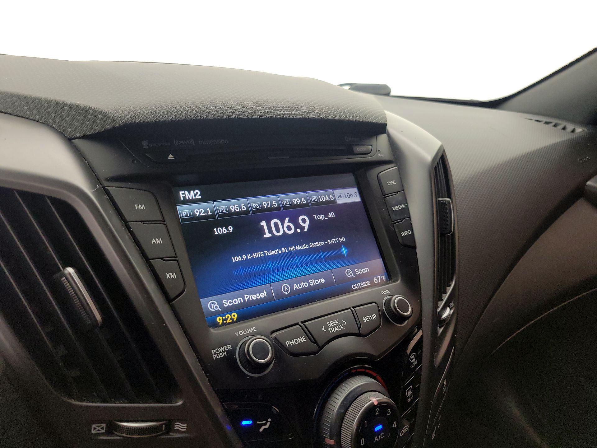 Thumbnail: 2016 Hyundai Veloster - 15