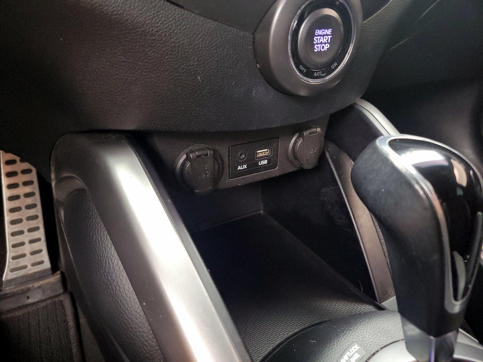 Thumbnail: 2016 Hyundai Veloster - 18