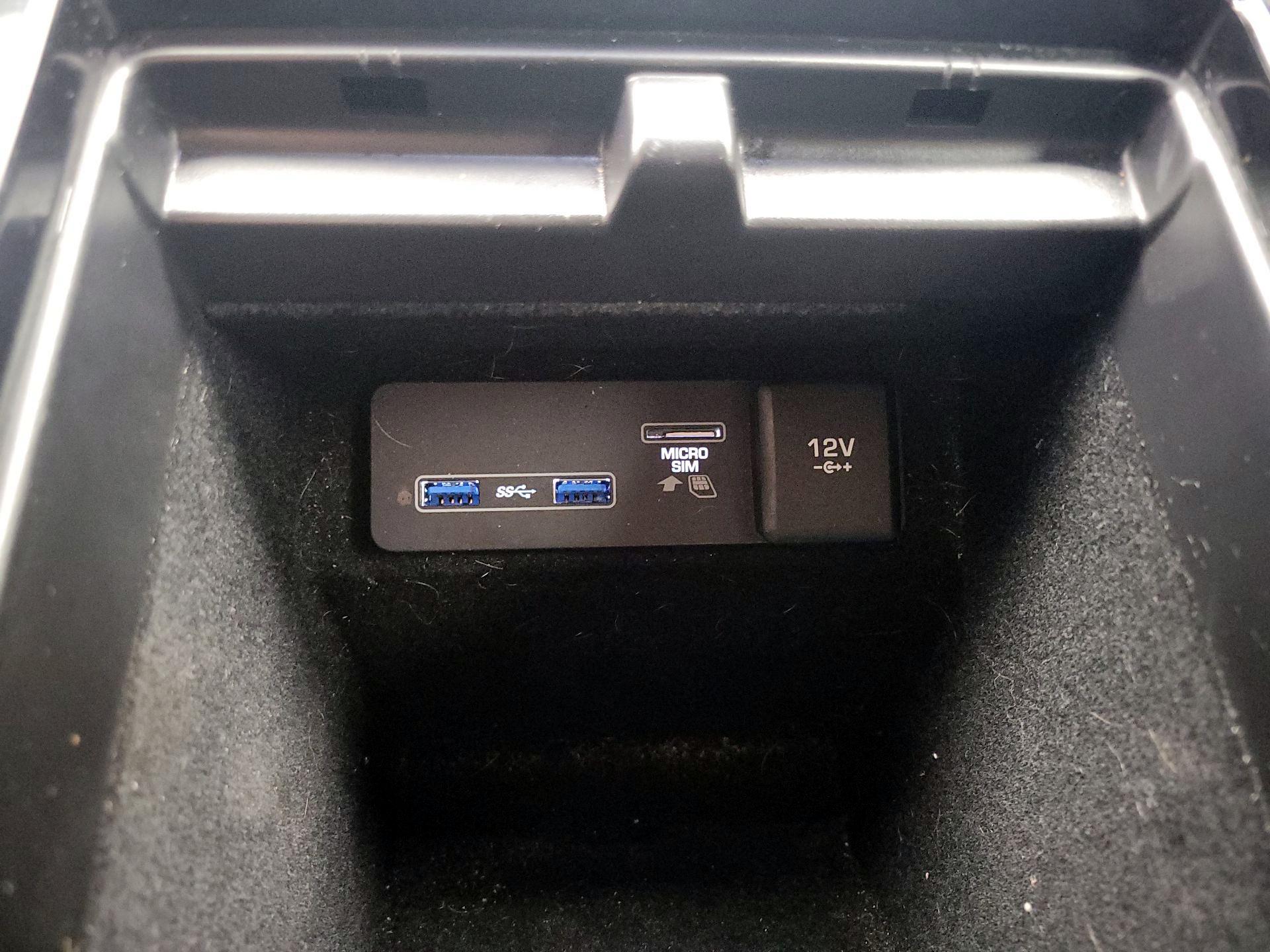 Thumbnail: 2020 Land Rover Range Rover Evoque - 18