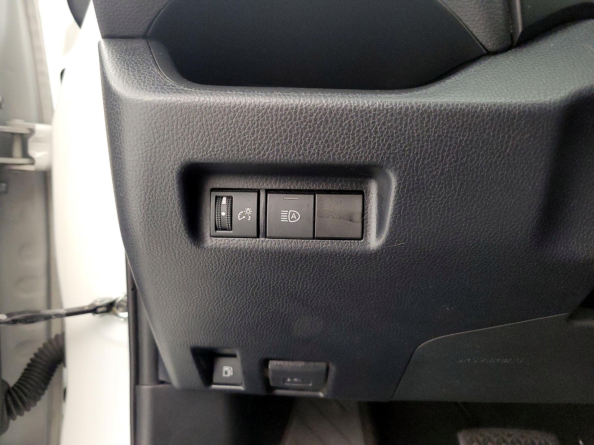 Thumbnail: 2020 Toyota RAV4 - 13