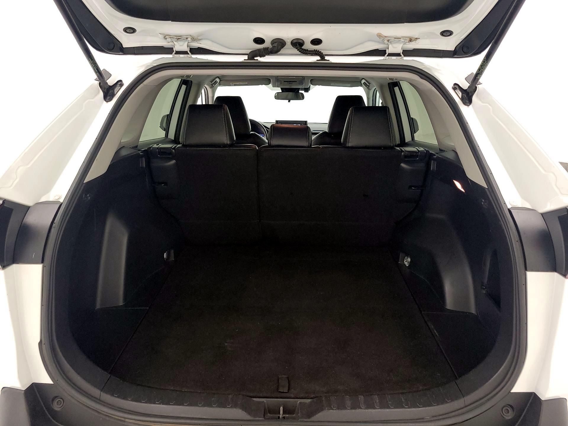 Thumbnail: 2020 Toyota RAV4 - 20