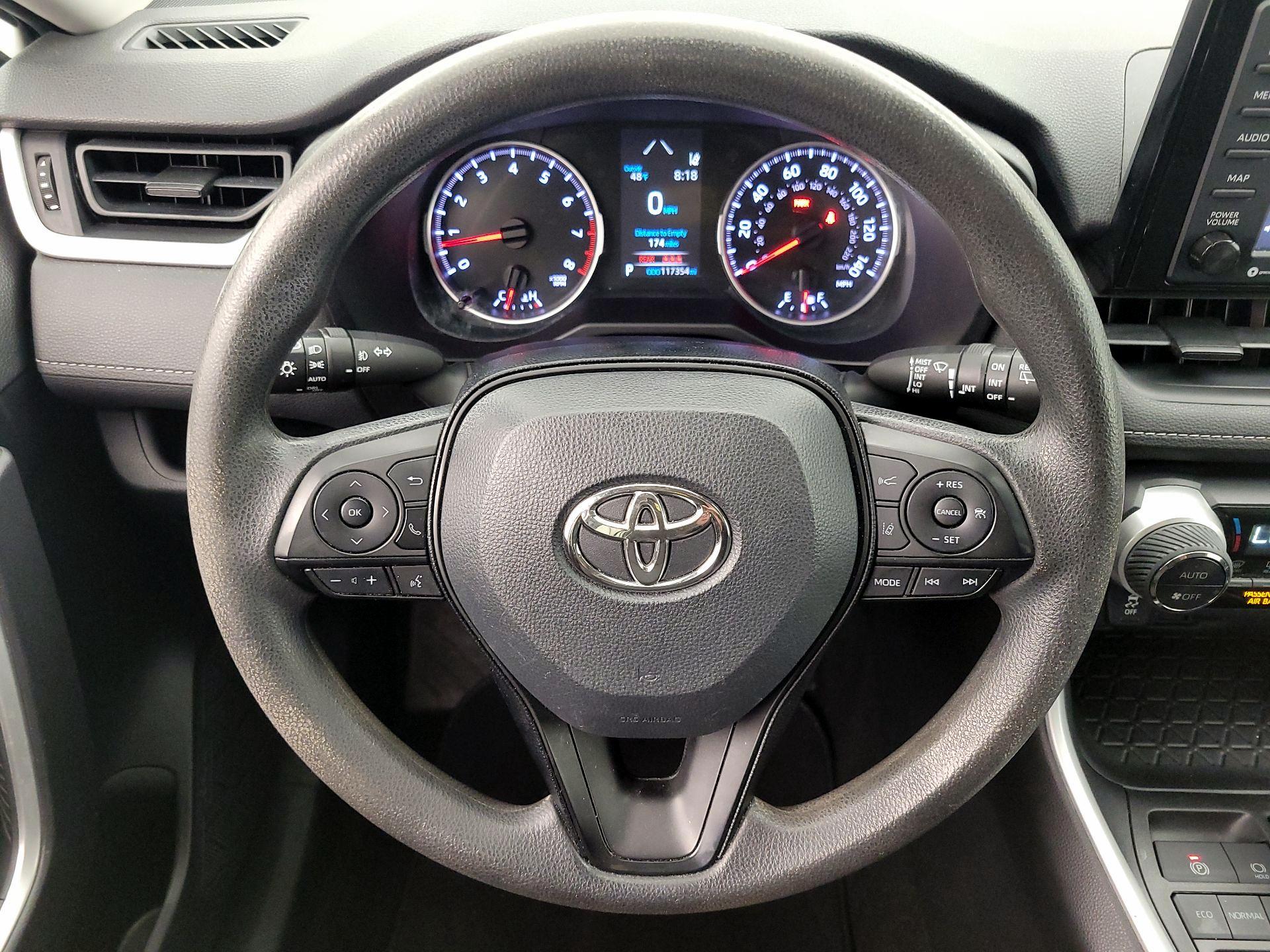 Thumbnail: 2020 Toyota RAV4 - 10