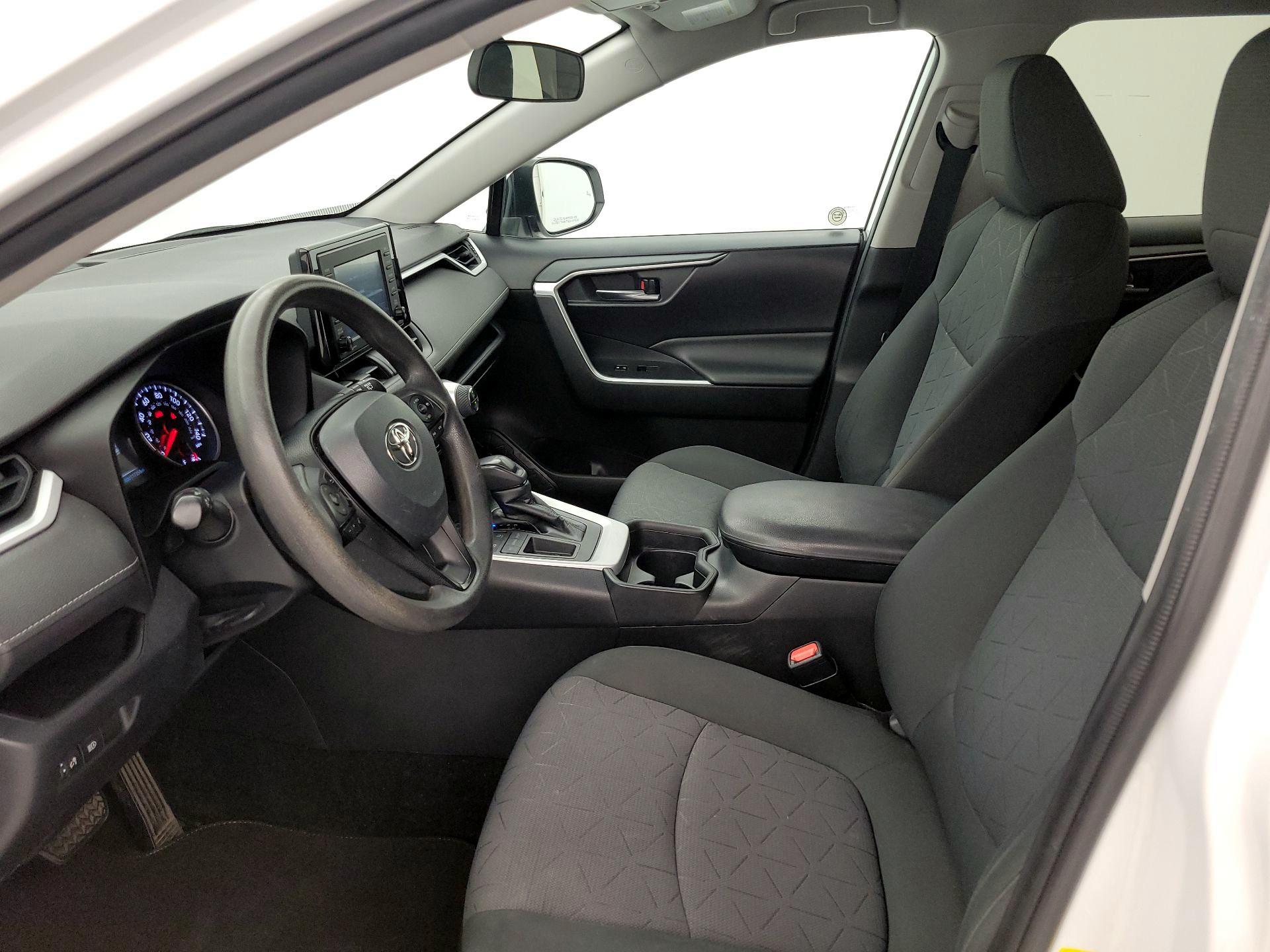 Thumbnail: 2020 Toyota RAV4 - 11