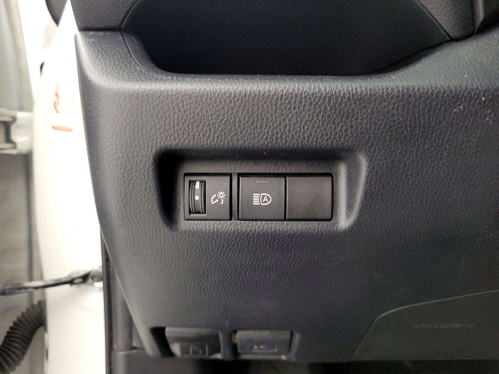 Thumbnail: 2020 Toyota RAV4 - 13