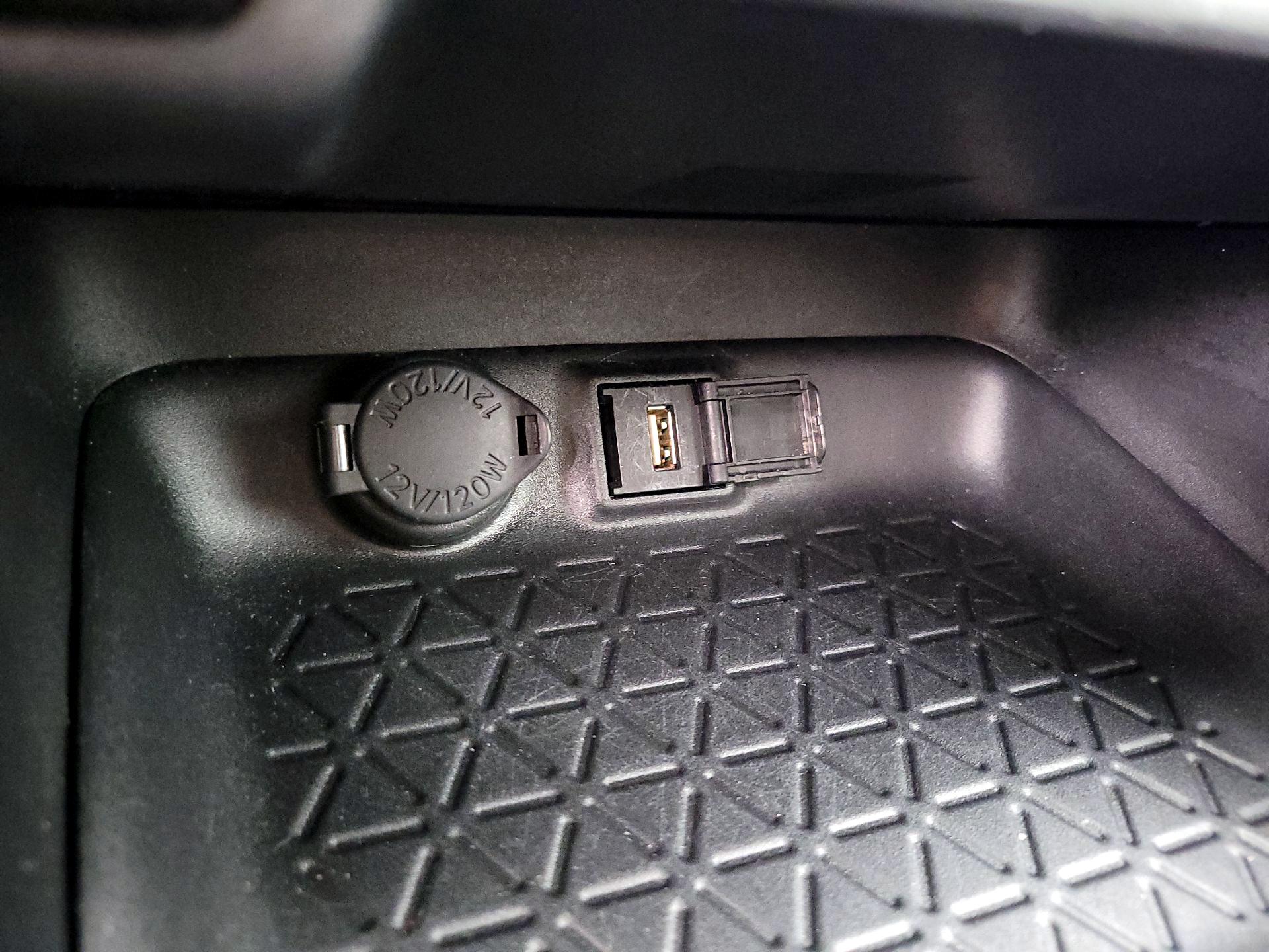 Thumbnail: 2020 Toyota RAV4 - 18