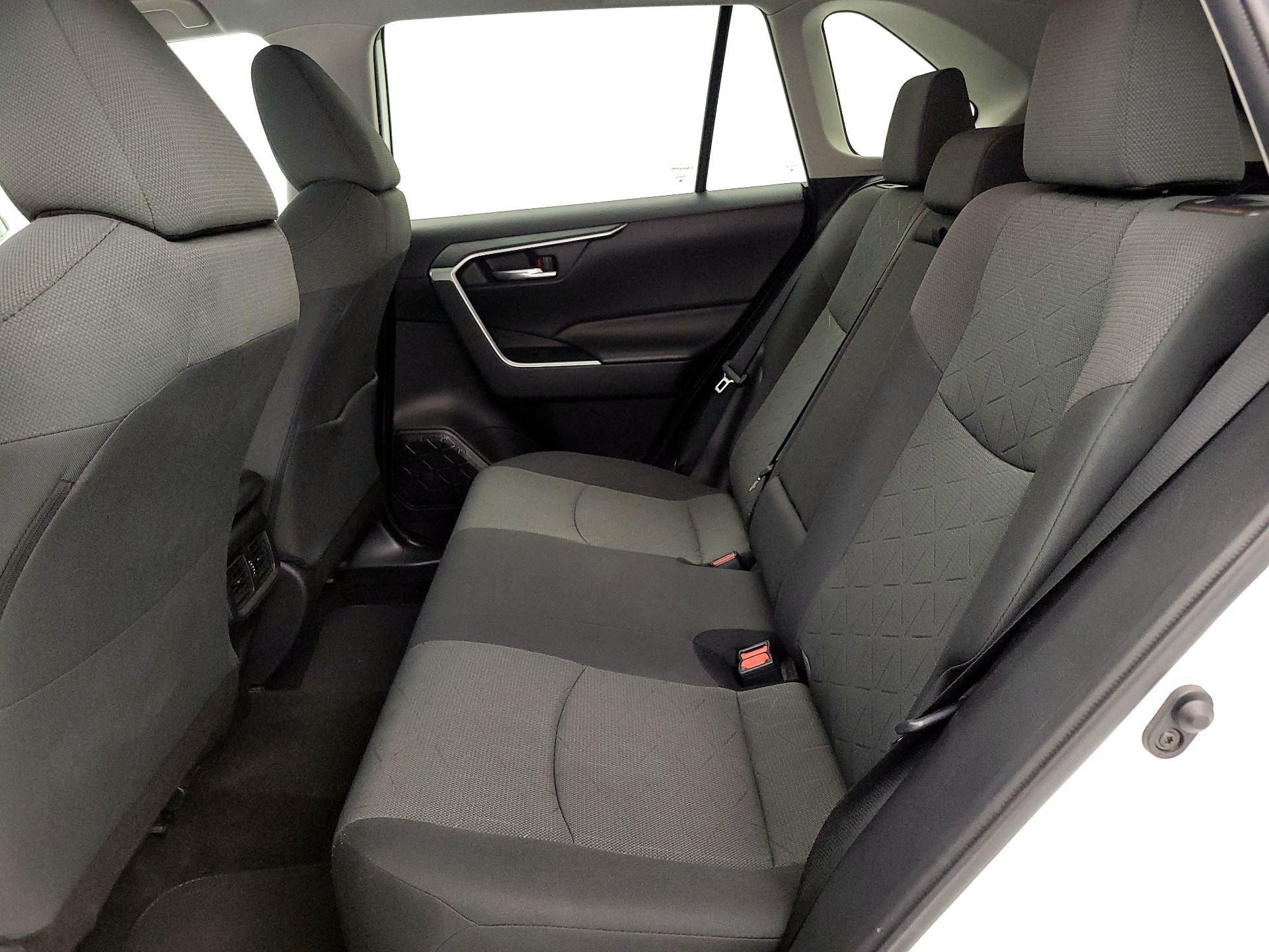 Thumbnail: 2020 Toyota RAV4 - 19