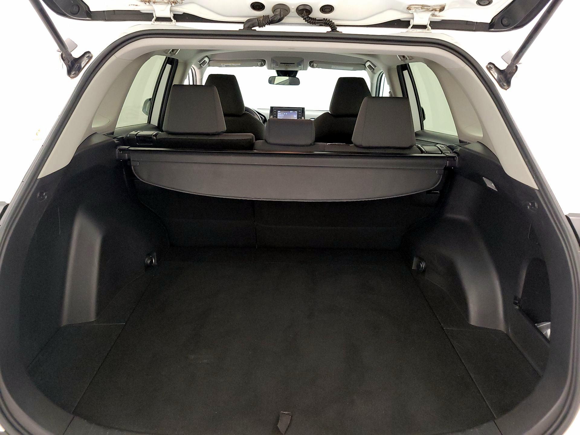 Thumbnail: 2020 Toyota RAV4 - 20