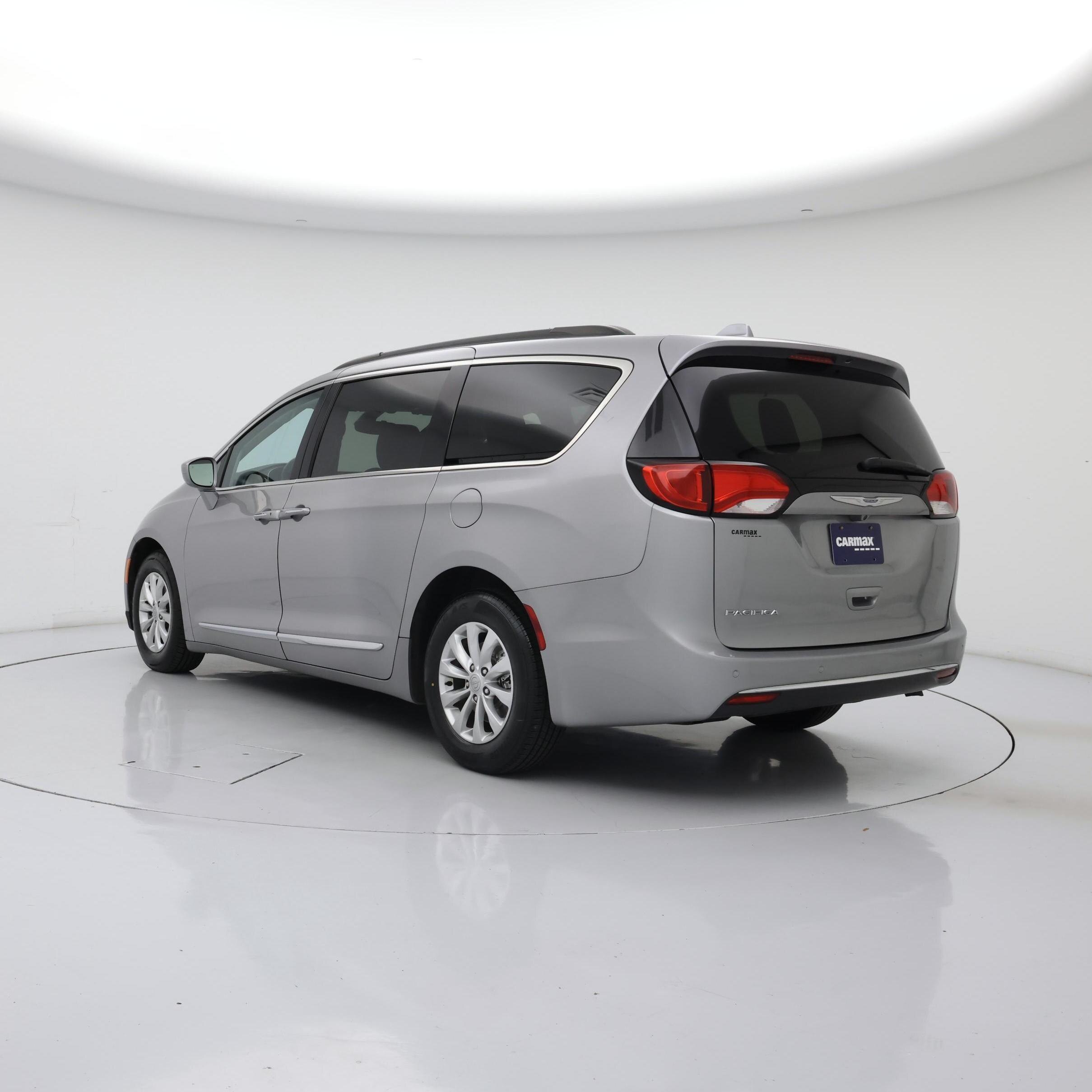 Thumbnail: 2017 Chrysler Pacifica - 2