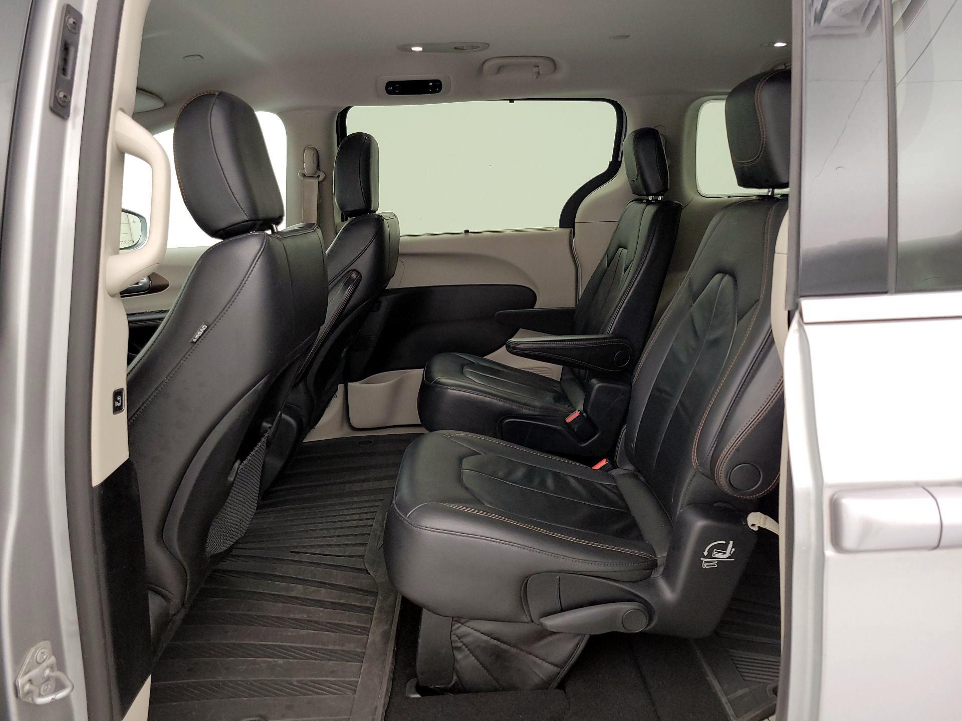 Thumbnail: 2017 Chrysler Pacifica - 19