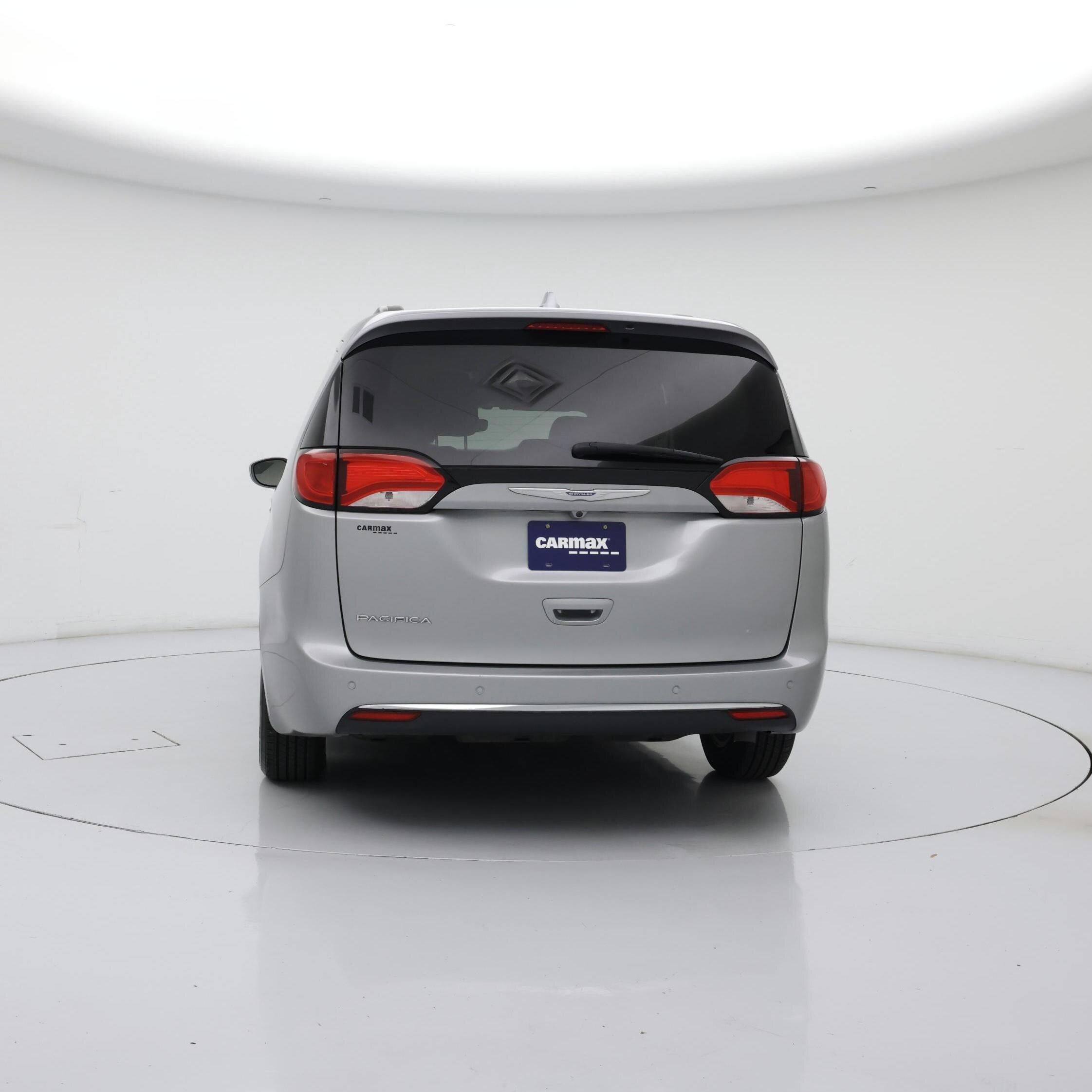 Thumbnail: 2017 Chrysler Pacifica - 6