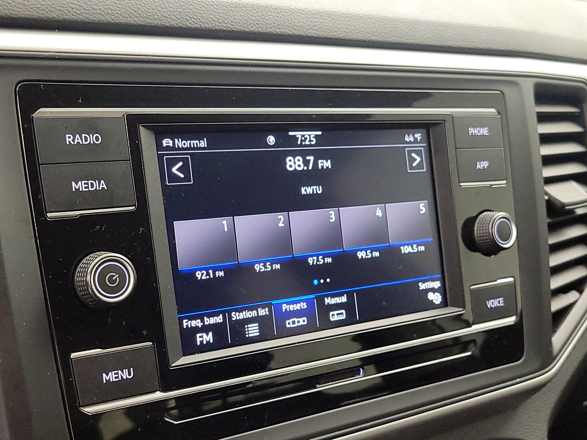 Thumbnail: 2022 Volkswagen Atlas - 15