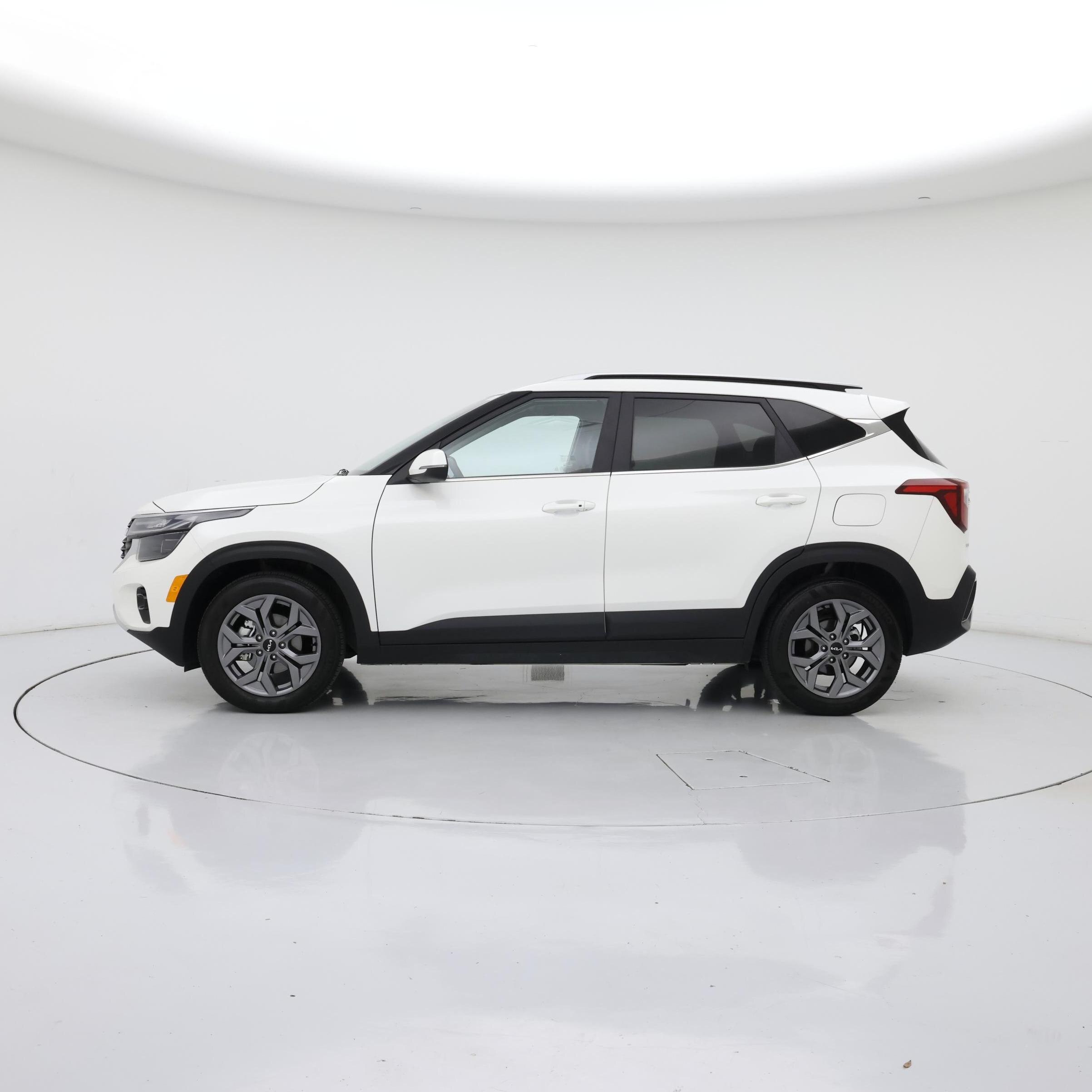 Thumbnail: 2024 Kia Seltos - 3