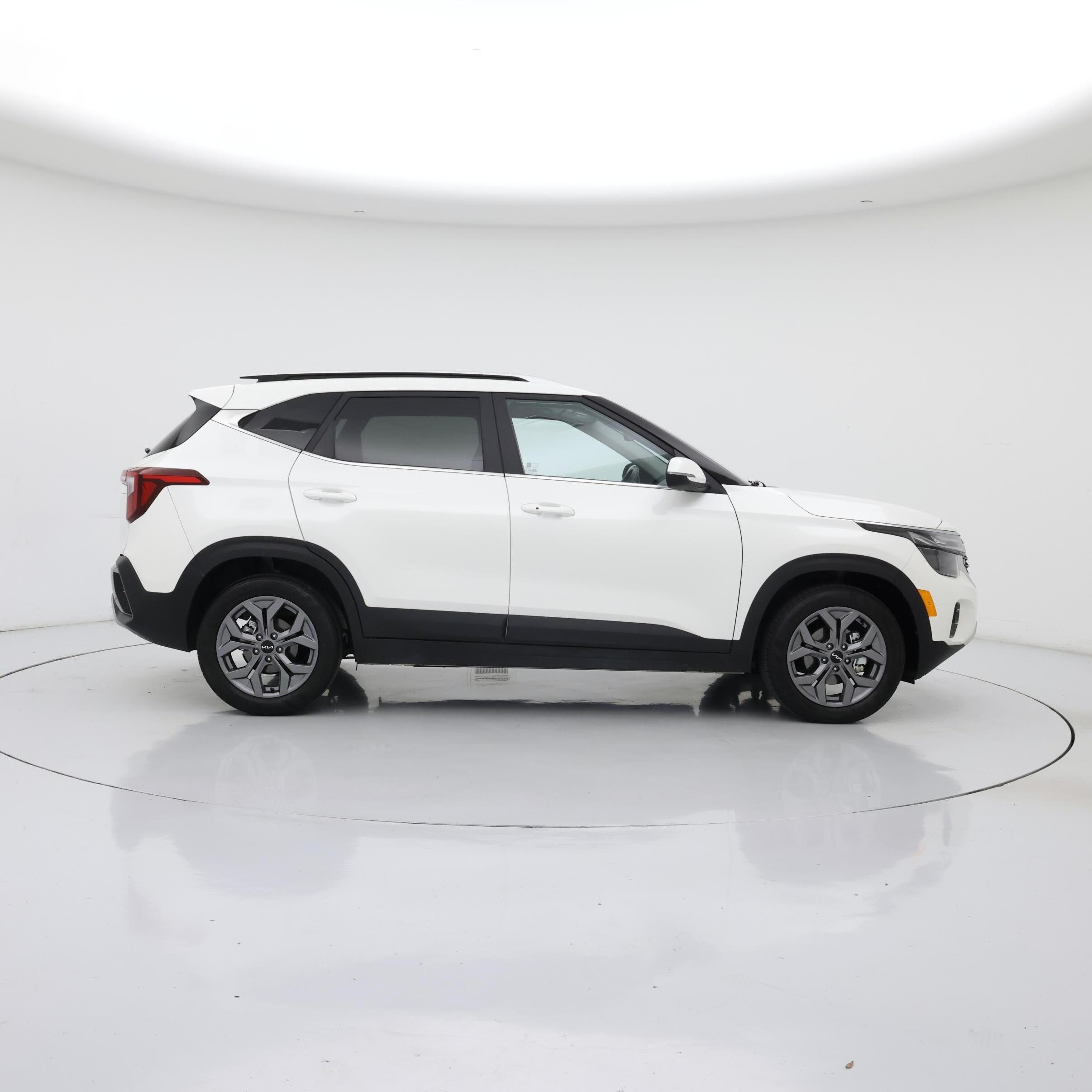 Thumbnail: 2024 Kia Seltos - 7