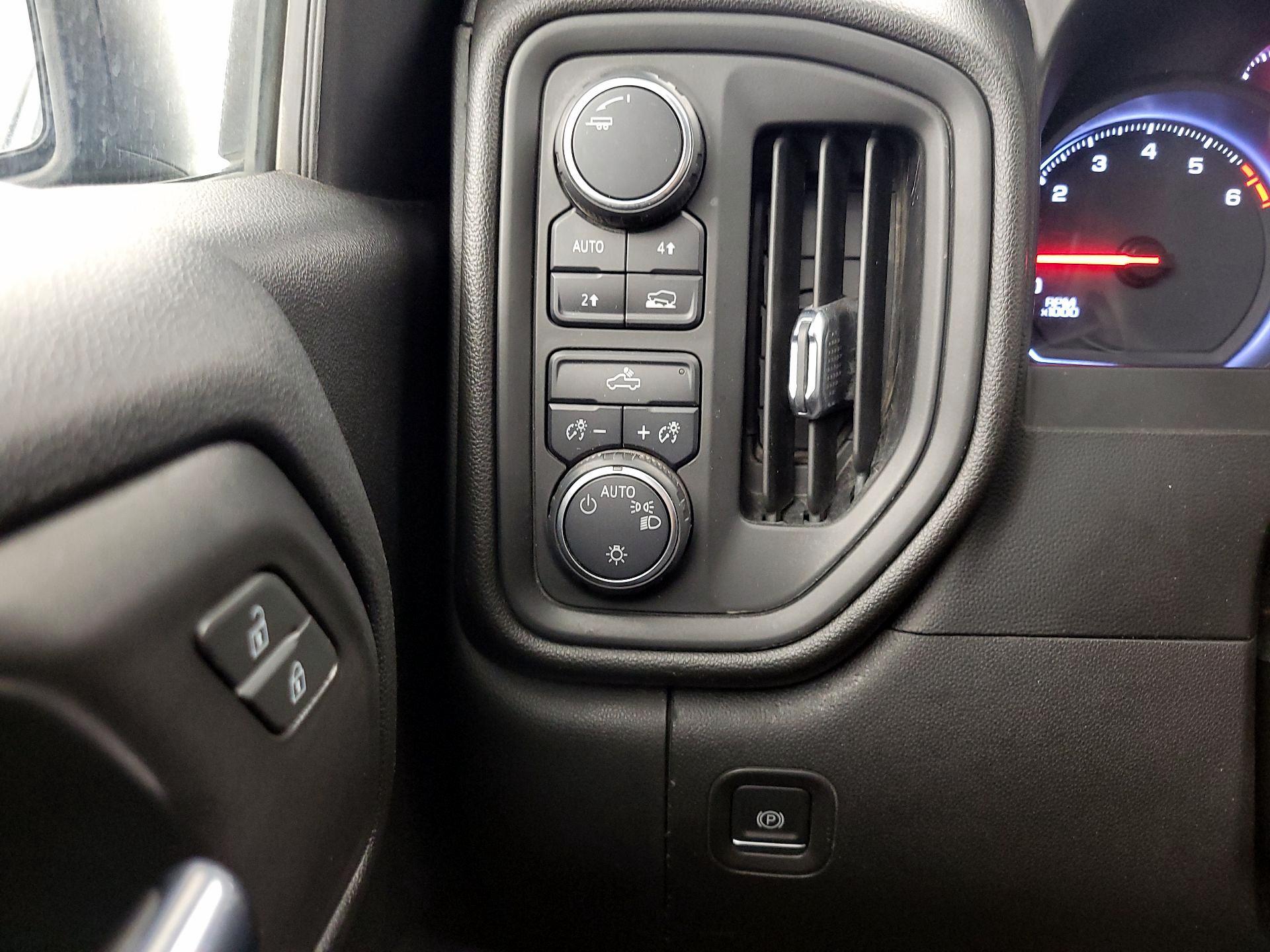 Thumbnail: 2021 Chevrolet Silverado 1500 - 13