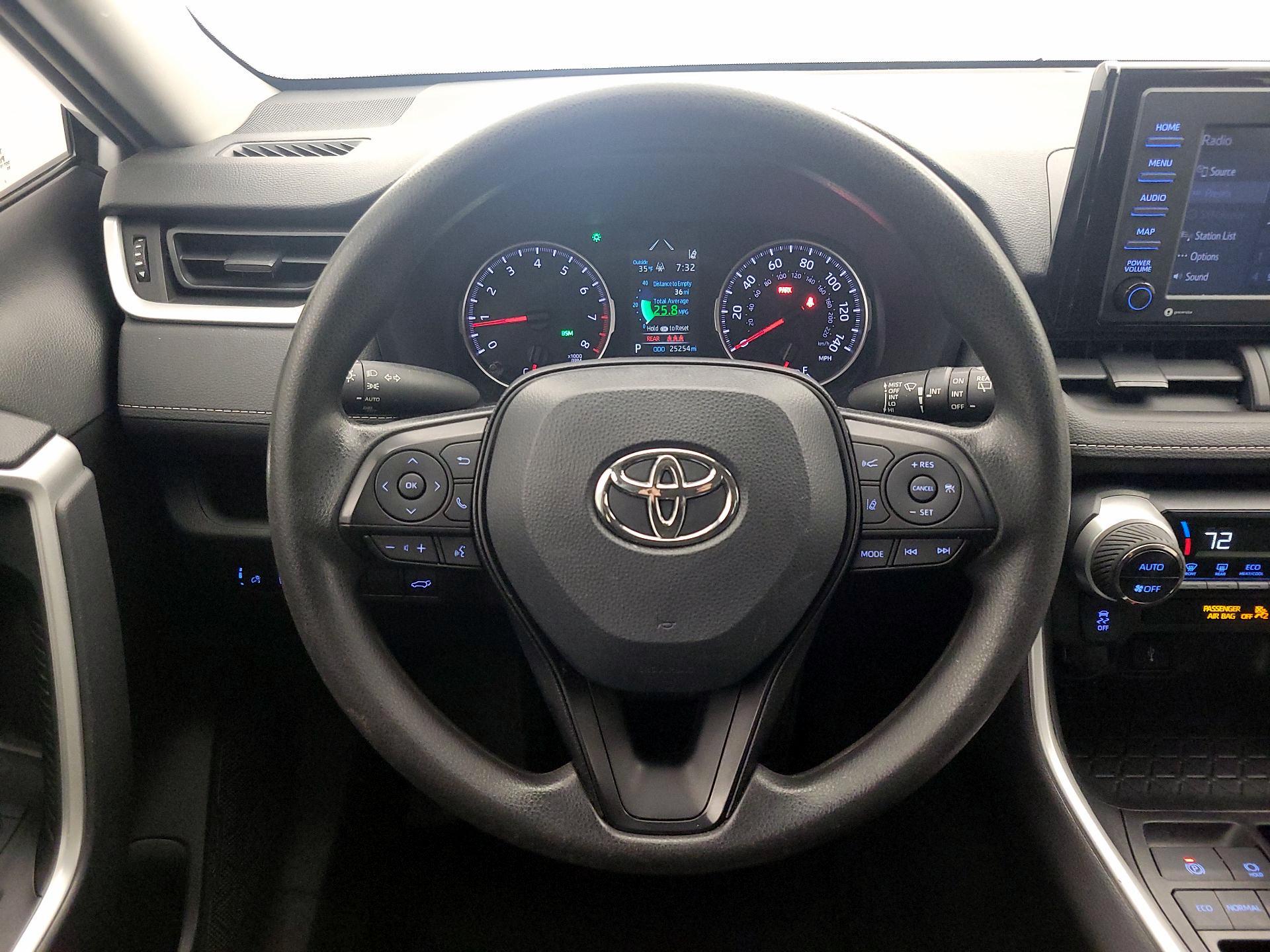 Thumbnail: 2022 Toyota RAV4 - 10