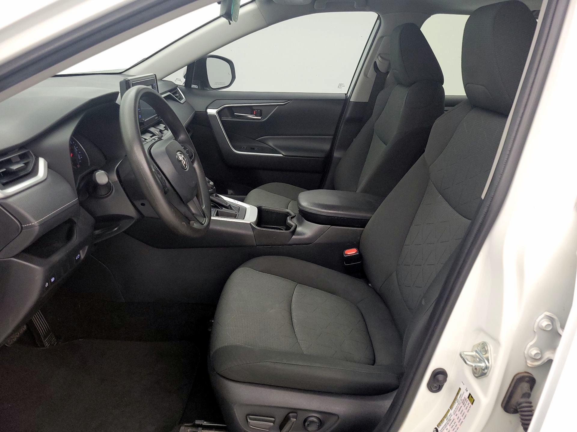 Thumbnail: 2022 Toyota RAV4 - 11