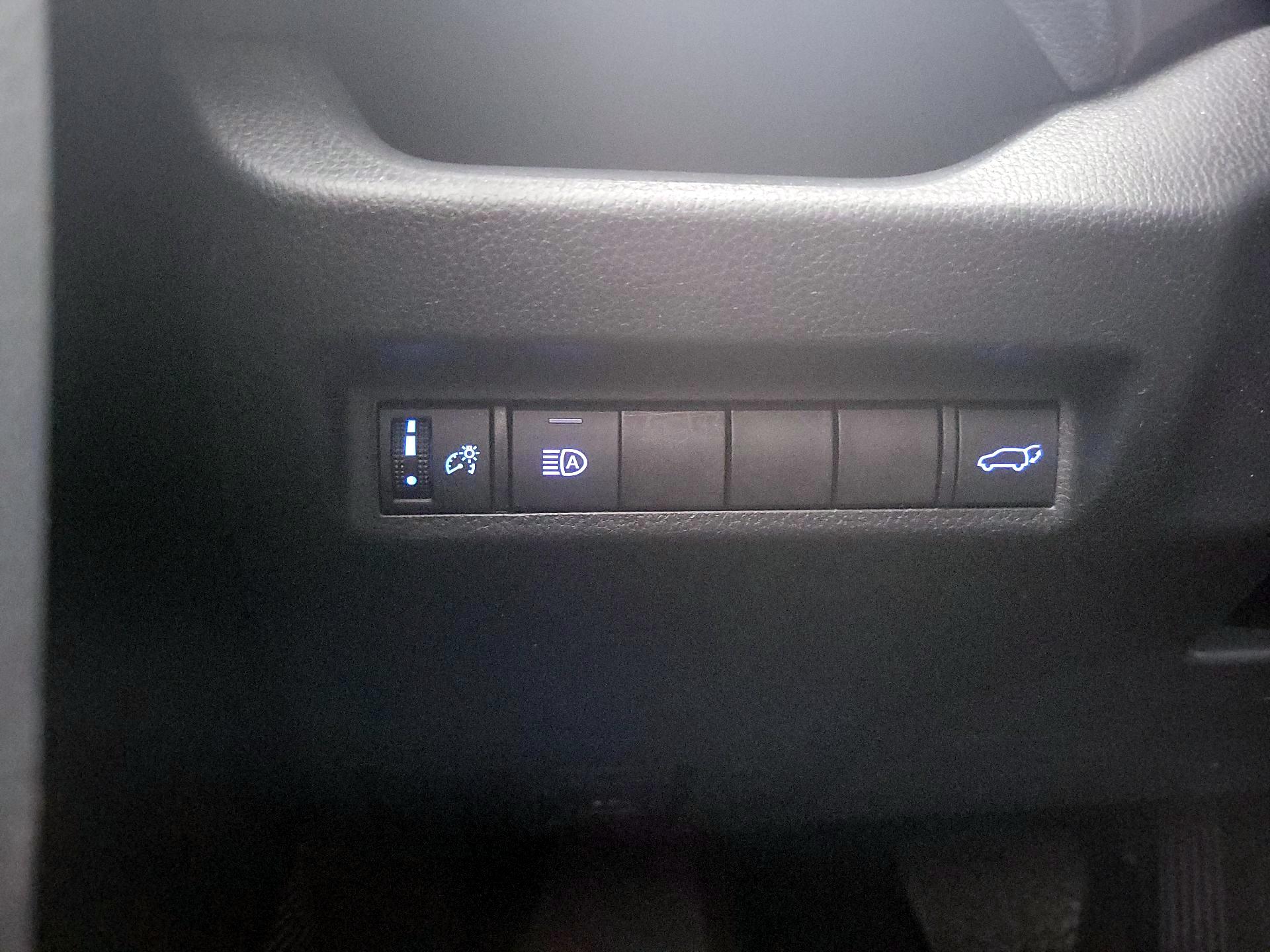 Thumbnail: 2022 Toyota RAV4 - 13