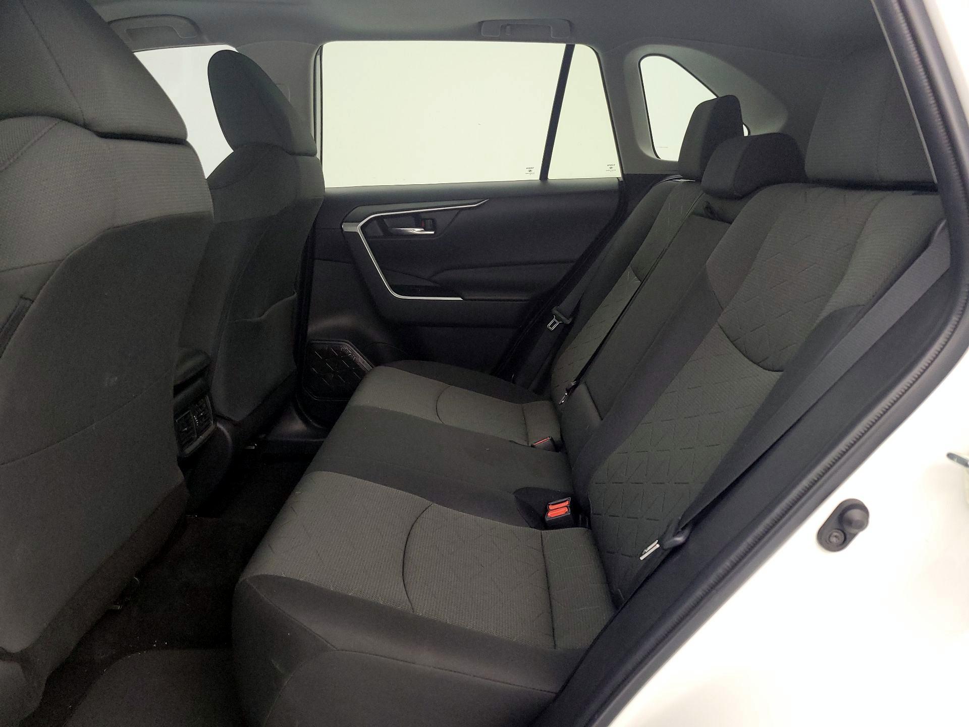 Thumbnail: 2022 Toyota RAV4 - 20