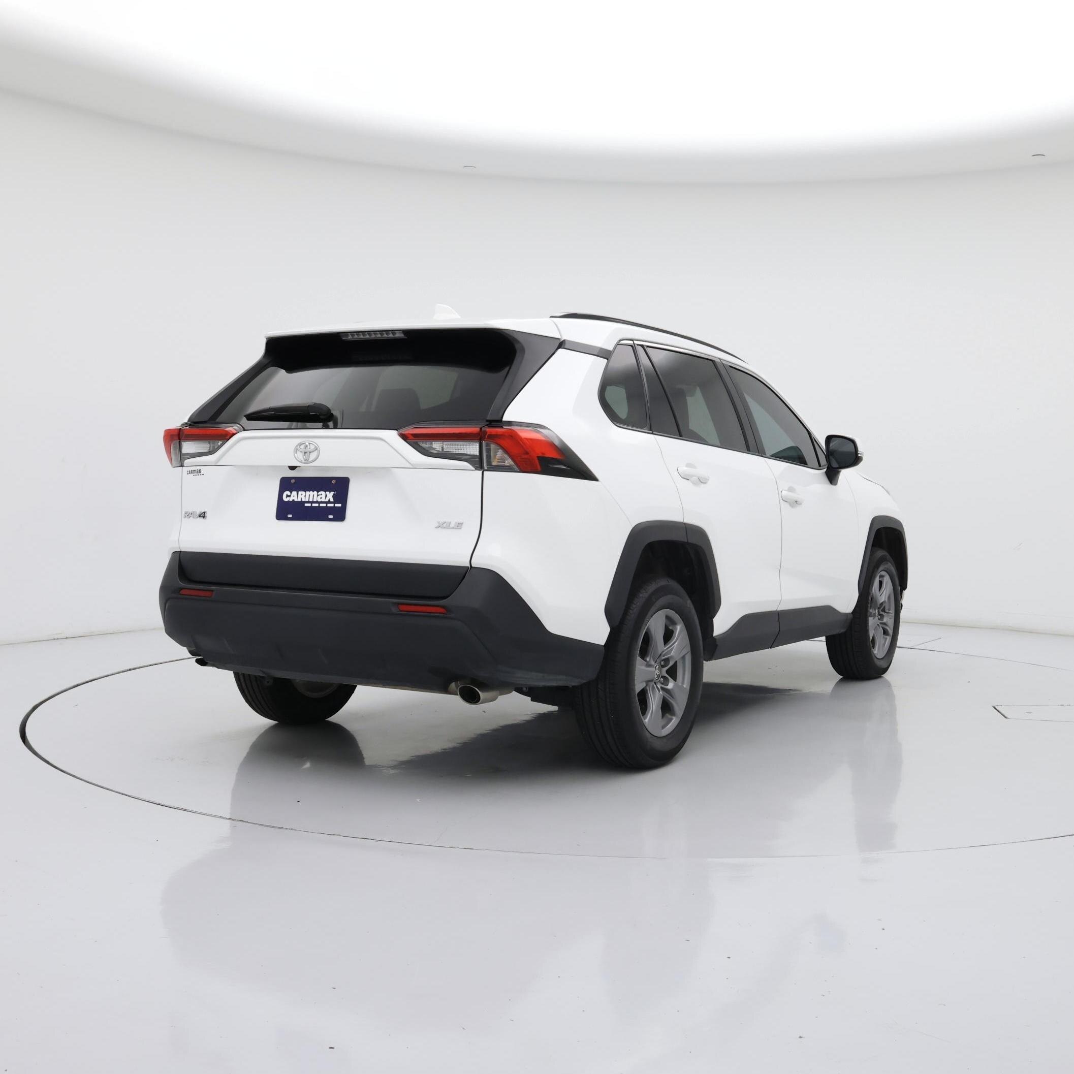 Thumbnail: 2022 Toyota RAV4 - 8