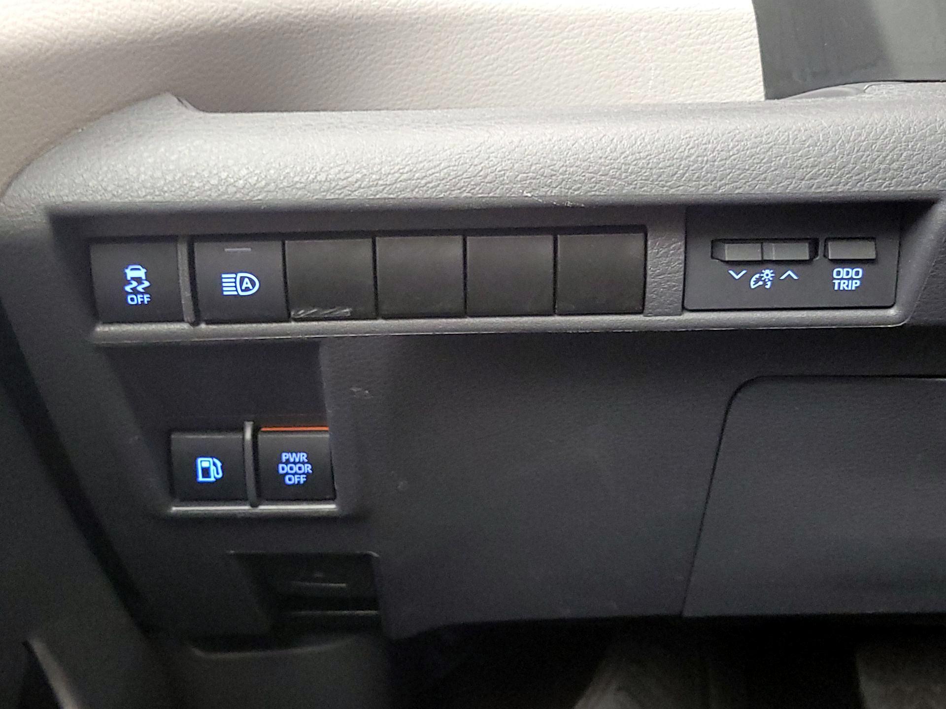 Thumbnail: 2024 Toyota Sienna - 13