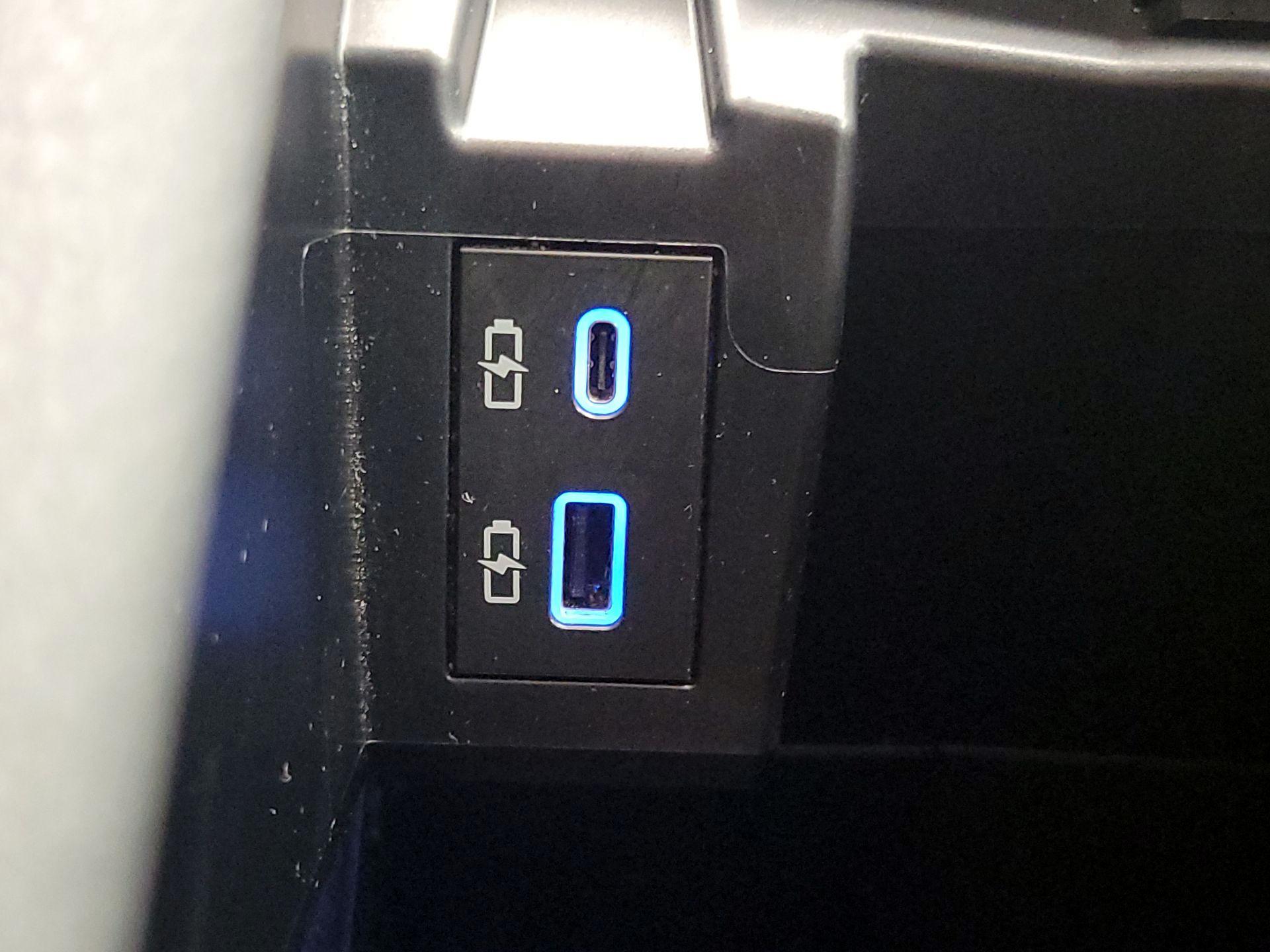 Thumbnail: 2024 Toyota Sienna - 18