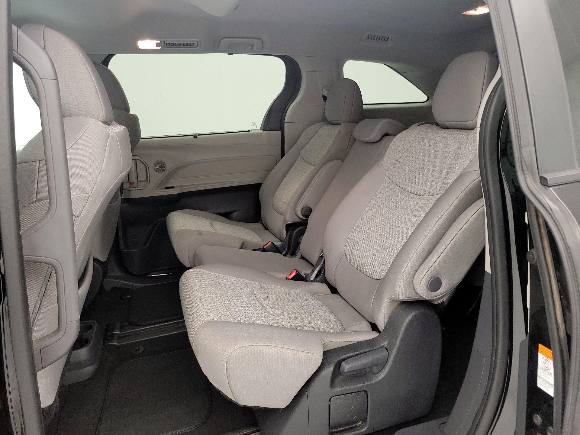 Thumbnail: 2024 Toyota Sienna - 19