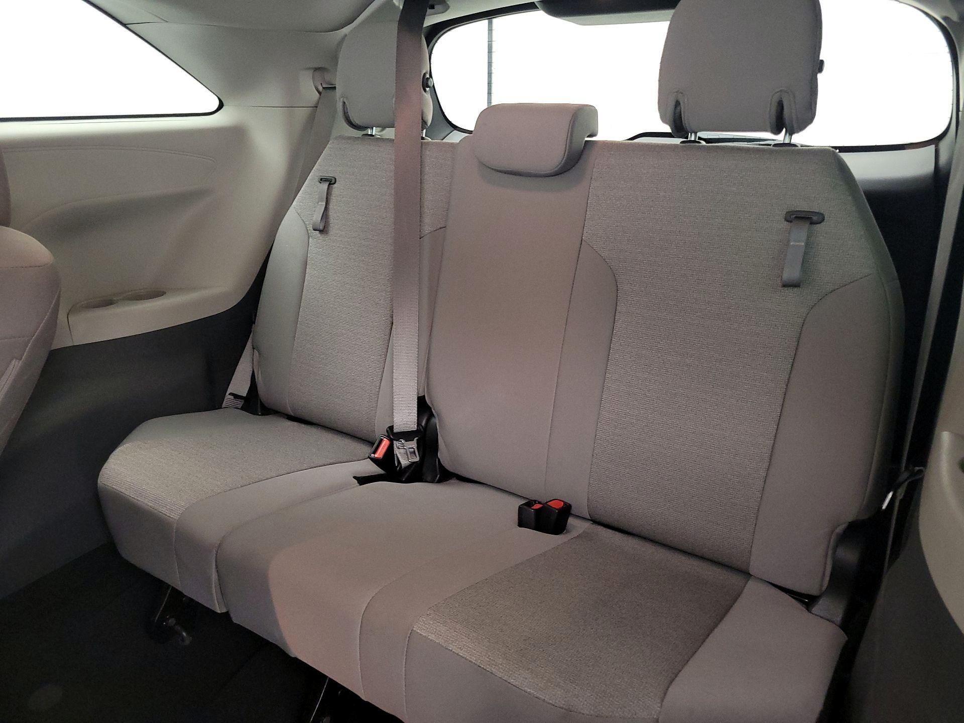 Thumbnail: 2024 Toyota Sienna - 20